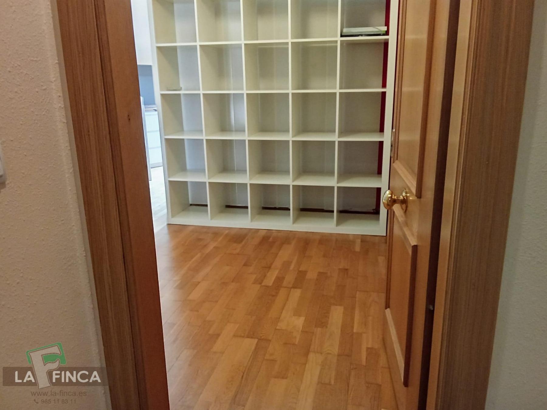 Venta de estudio en Oviedo