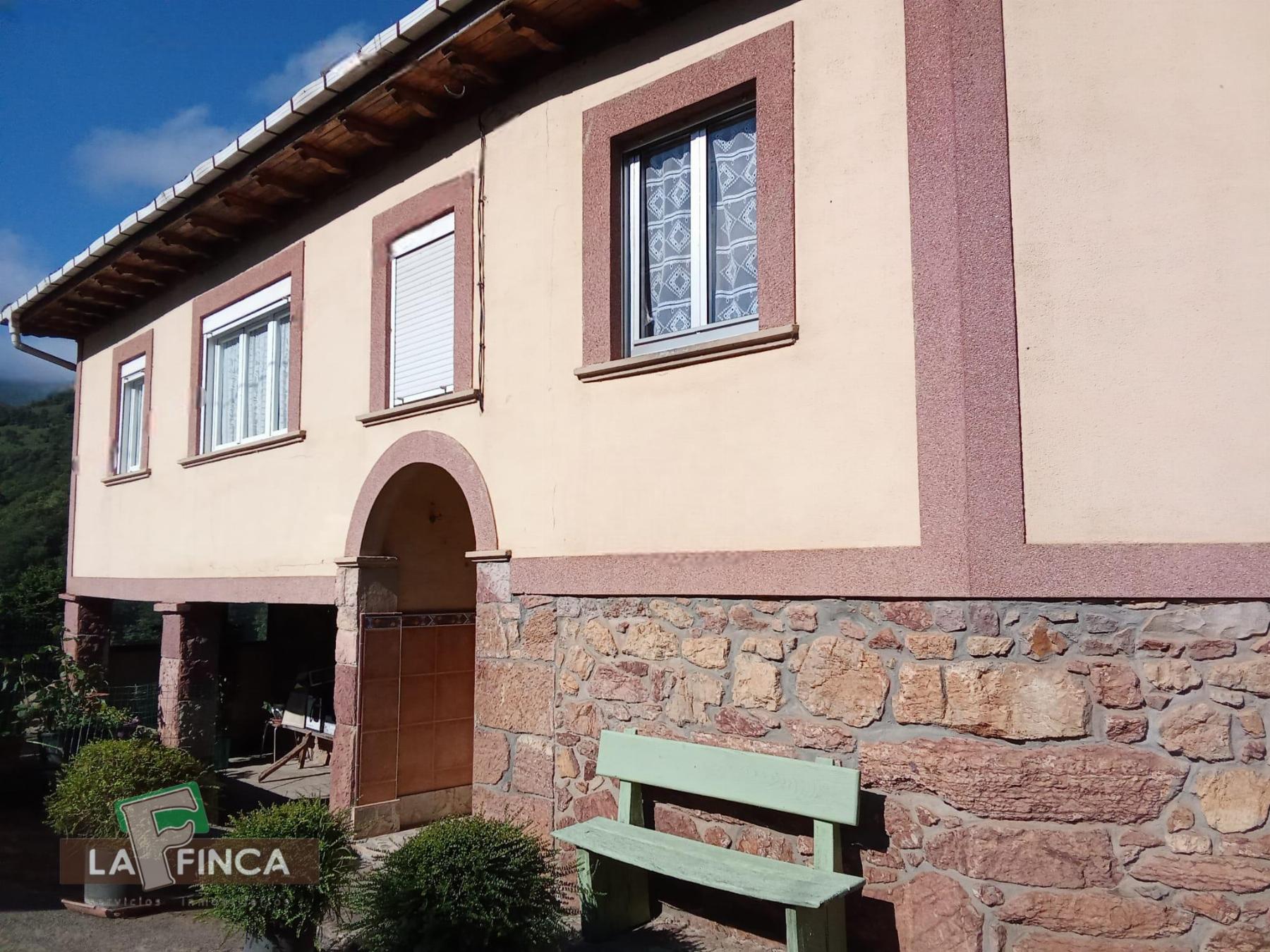 Venta de casa en Belmonte de Miranda