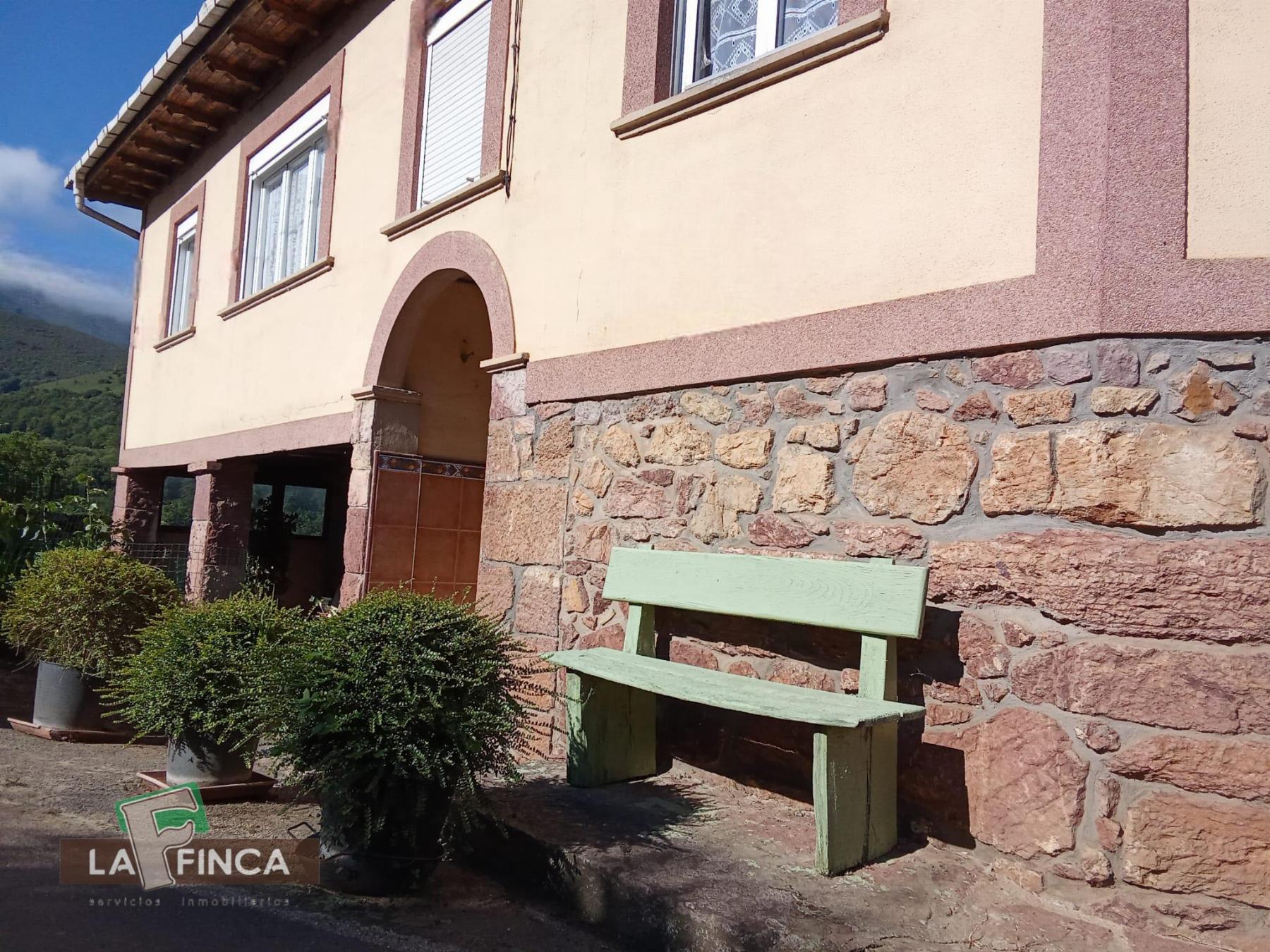 Venta de casa en Belmonte de Miranda