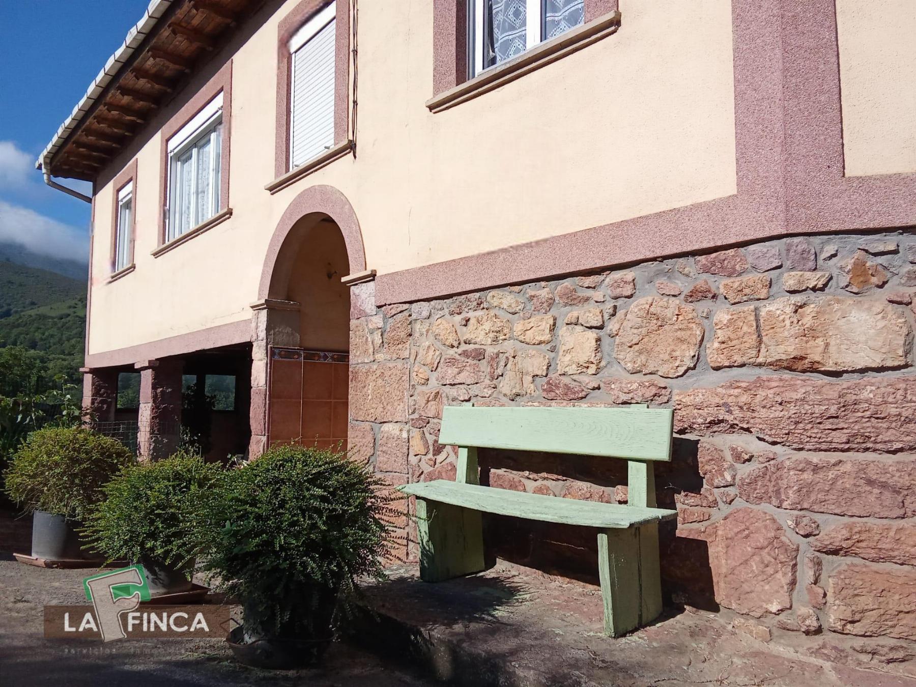 Venta de casa en Belmonte de Miranda
