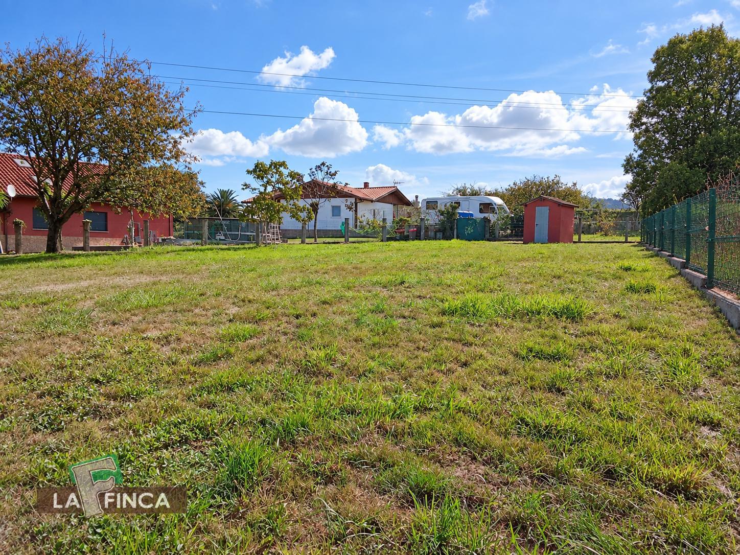 Venta de terreno en Villaviciosa