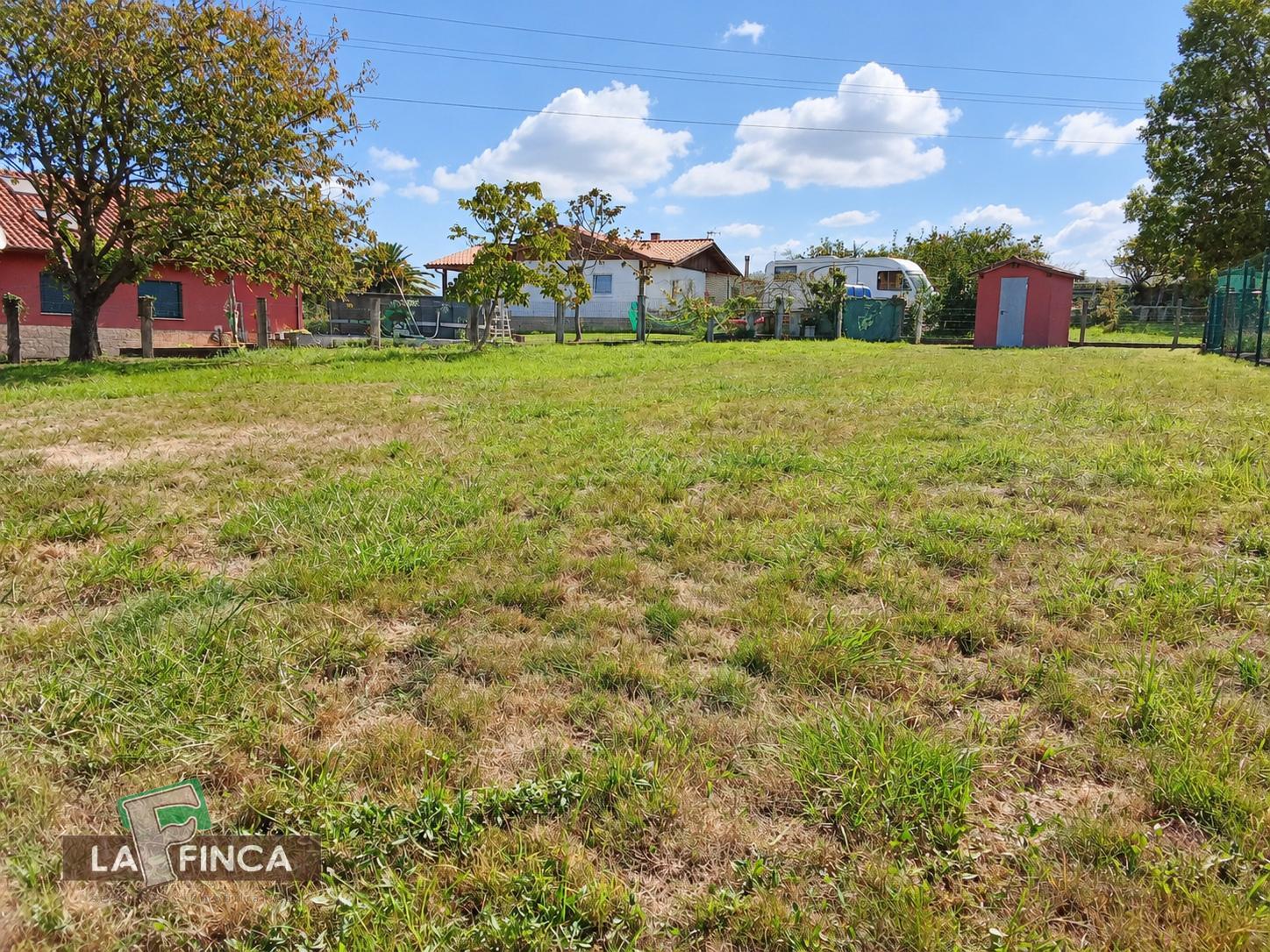 Venta de terreno en Villaviciosa