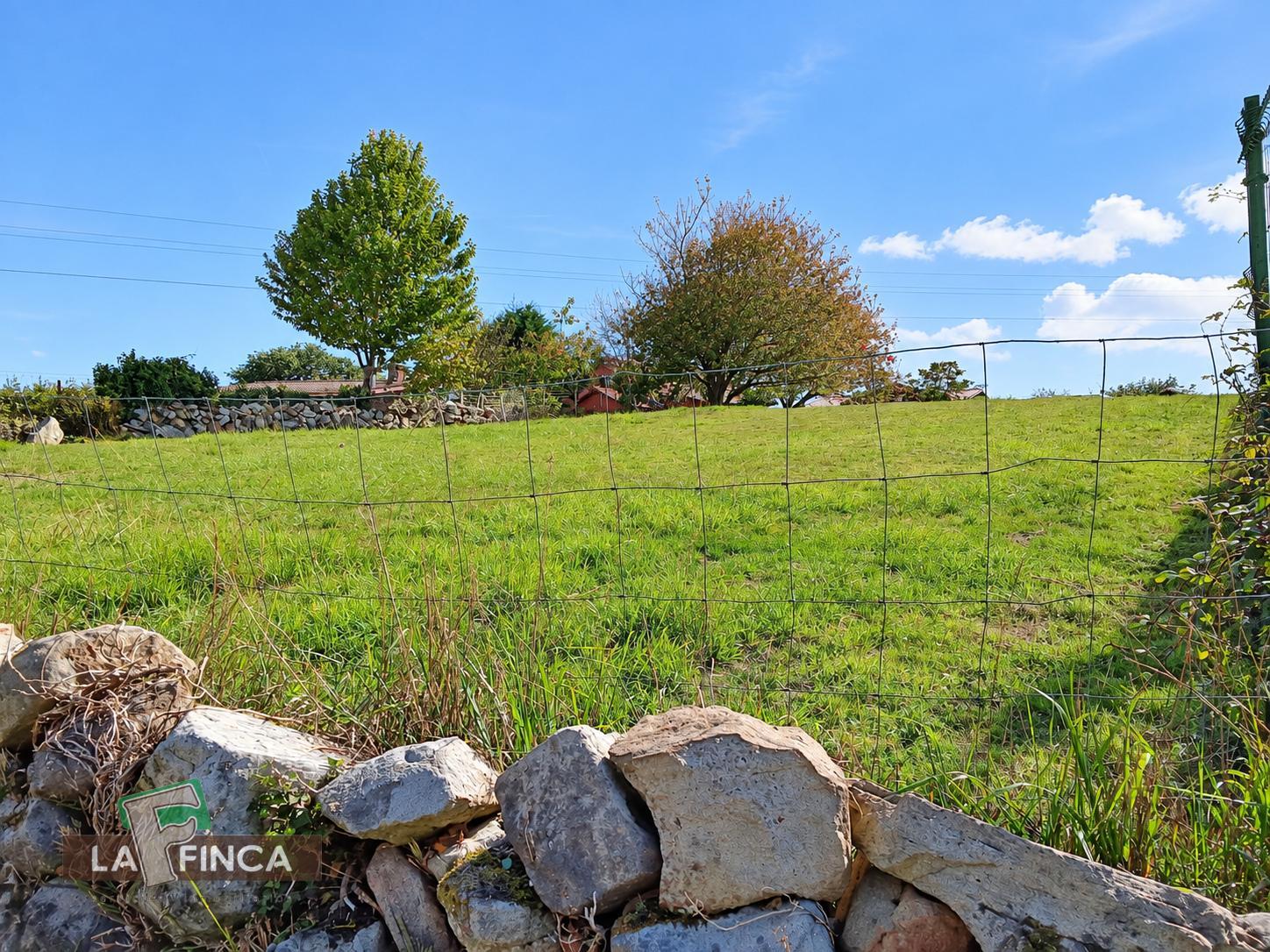 Venta de terreno en Villaviciosa