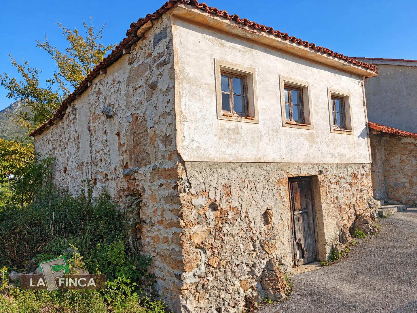 Venta de casa en Belmonte de Miranda