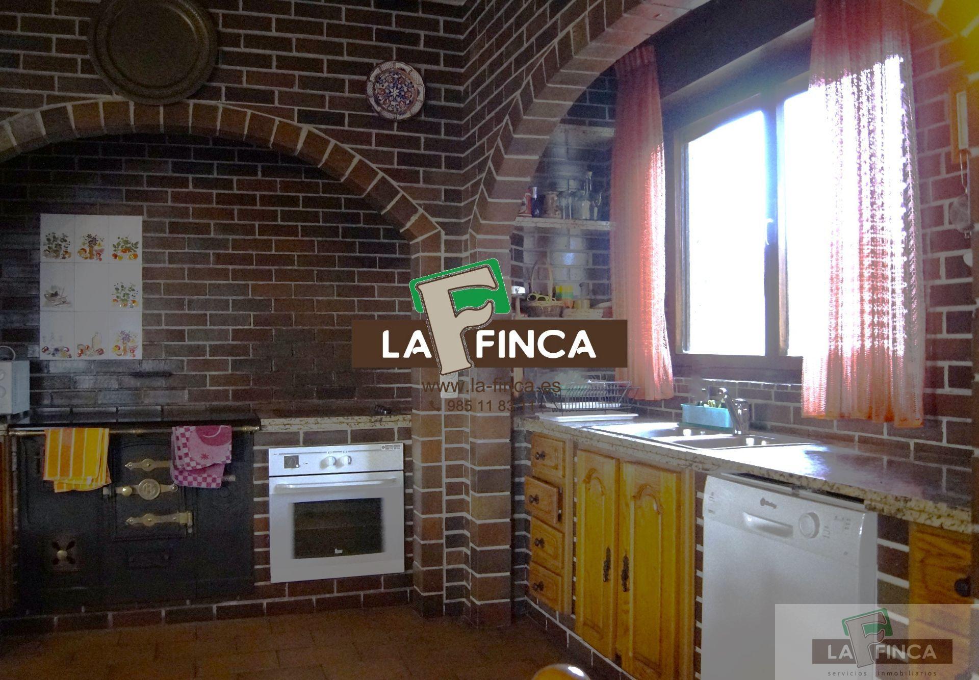 For sale of villa in Siero