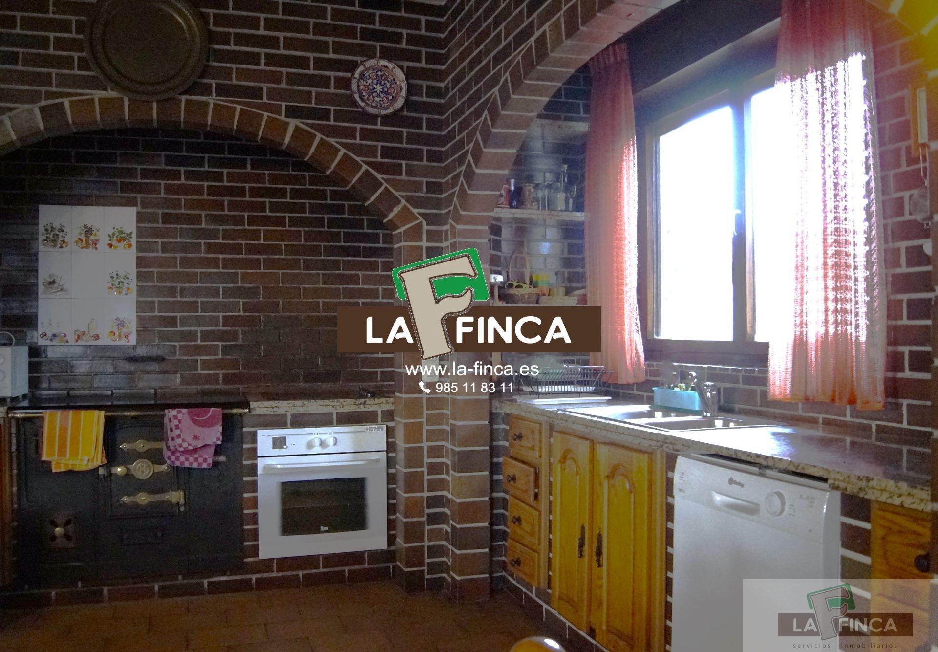 For sale of villa in Siero