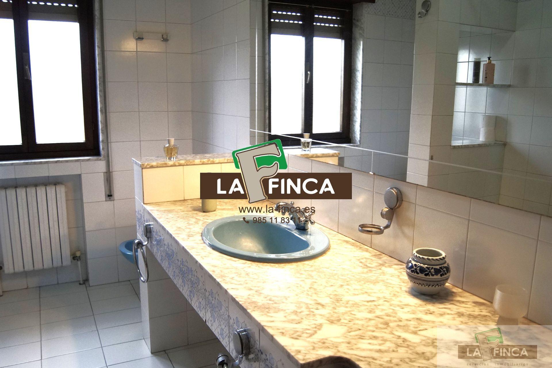 For sale of villa in Siero