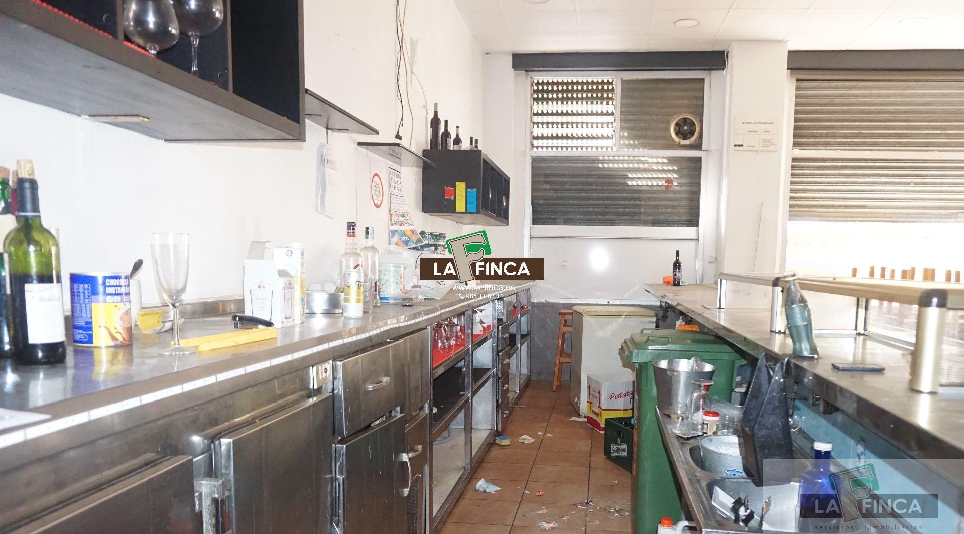 For rent of commercial in Oviedo