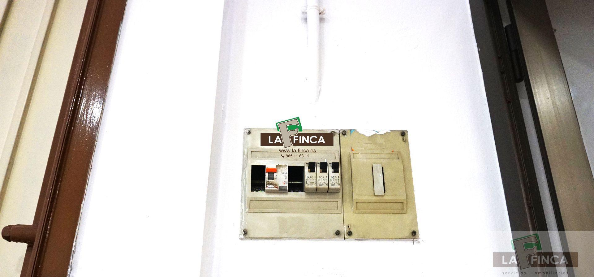 For rent of commercial in Oviedo