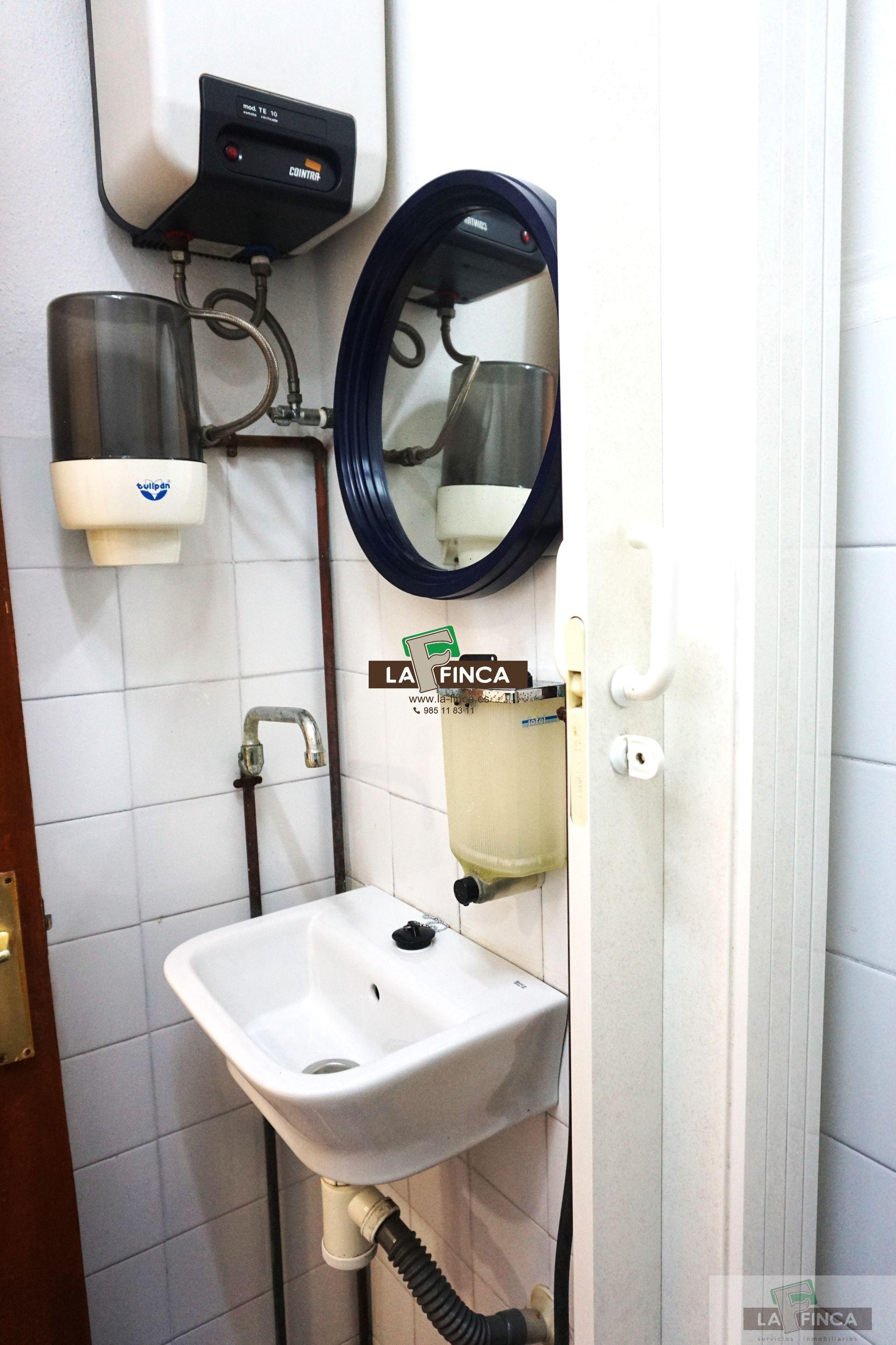 For rent of commercial in Oviedo