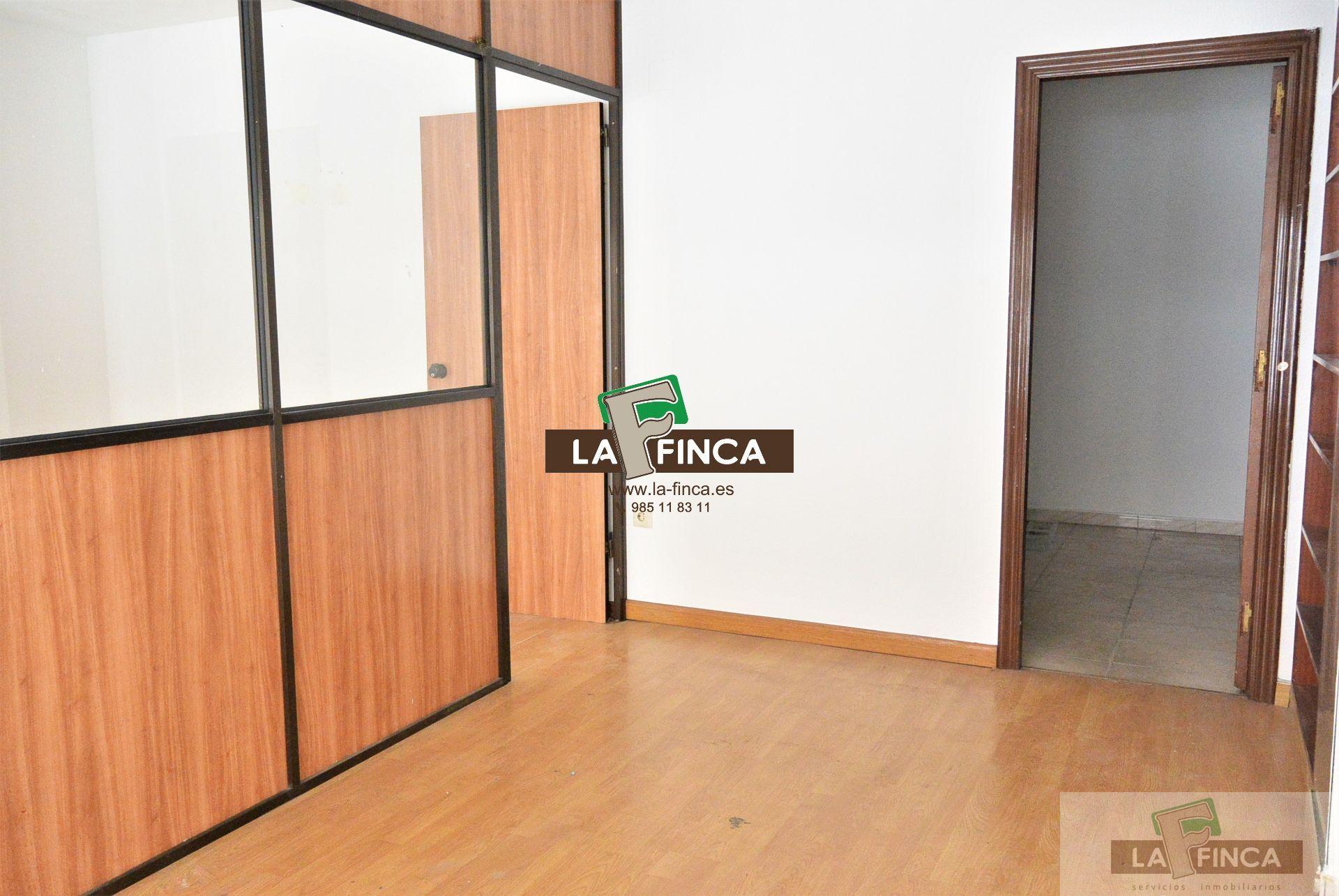 For sale of commercial in Oviedo