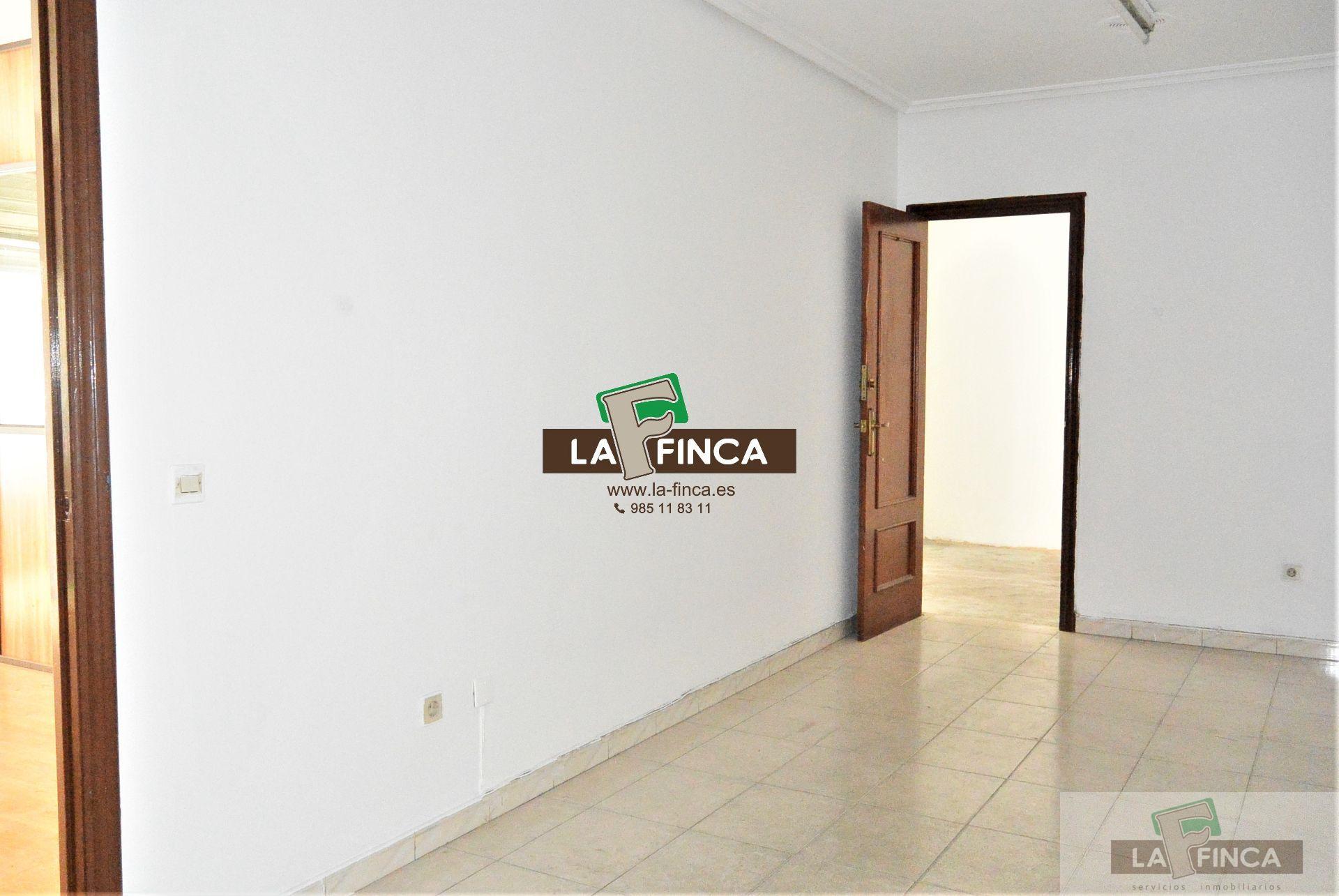 For sale of commercial in Oviedo