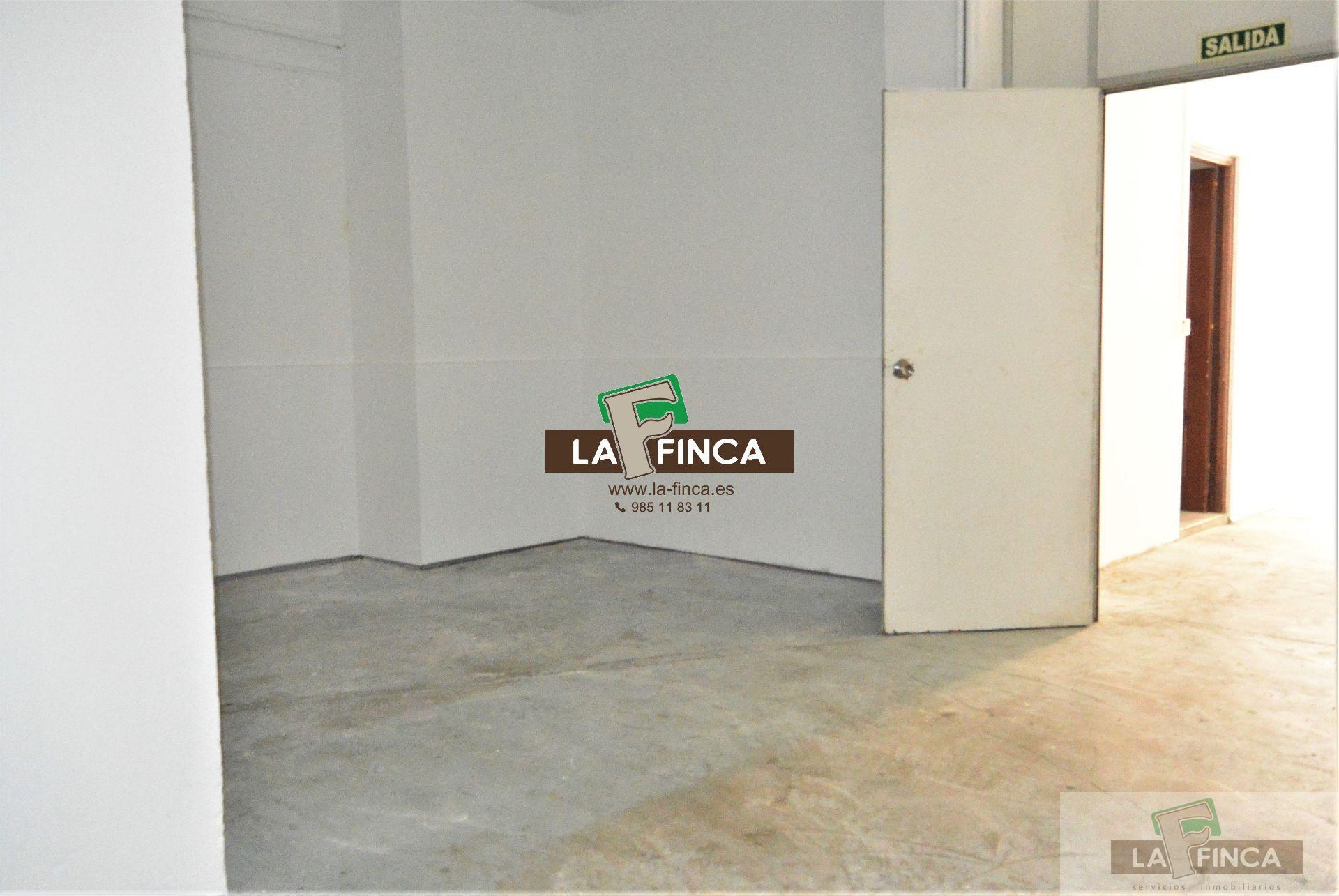 For sale of commercial in Oviedo