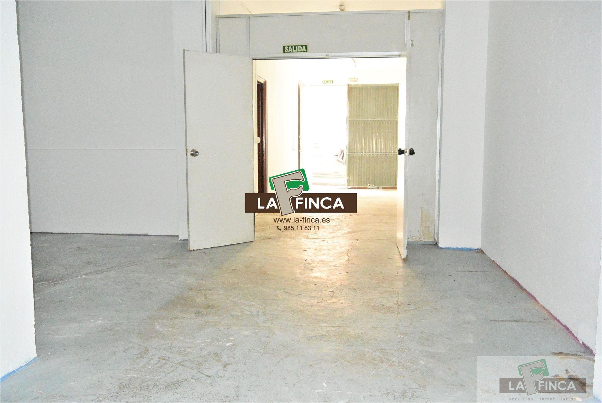 For sale of commercial in Oviedo