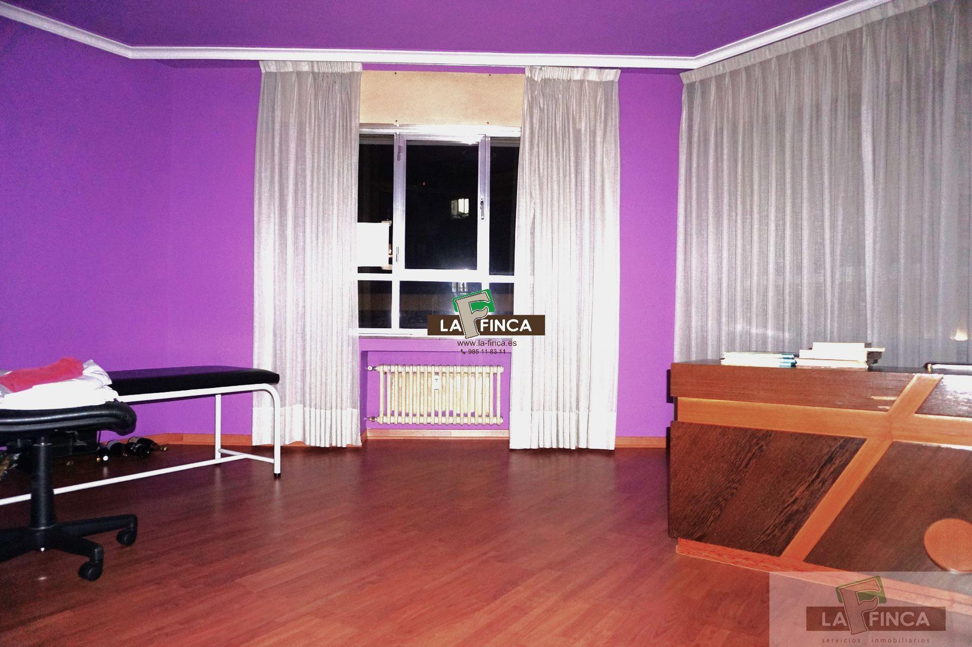 For sale of office in Oviedo