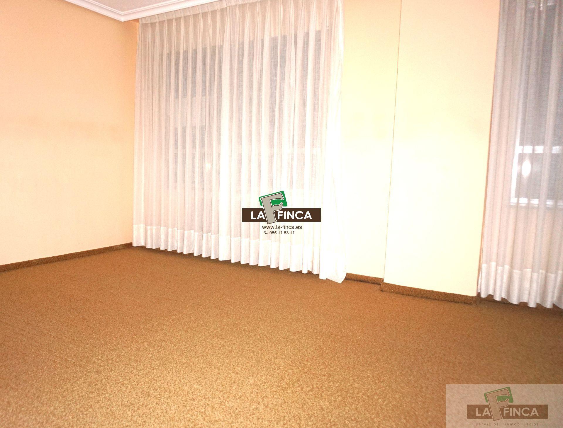 For sale of office in Oviedo
