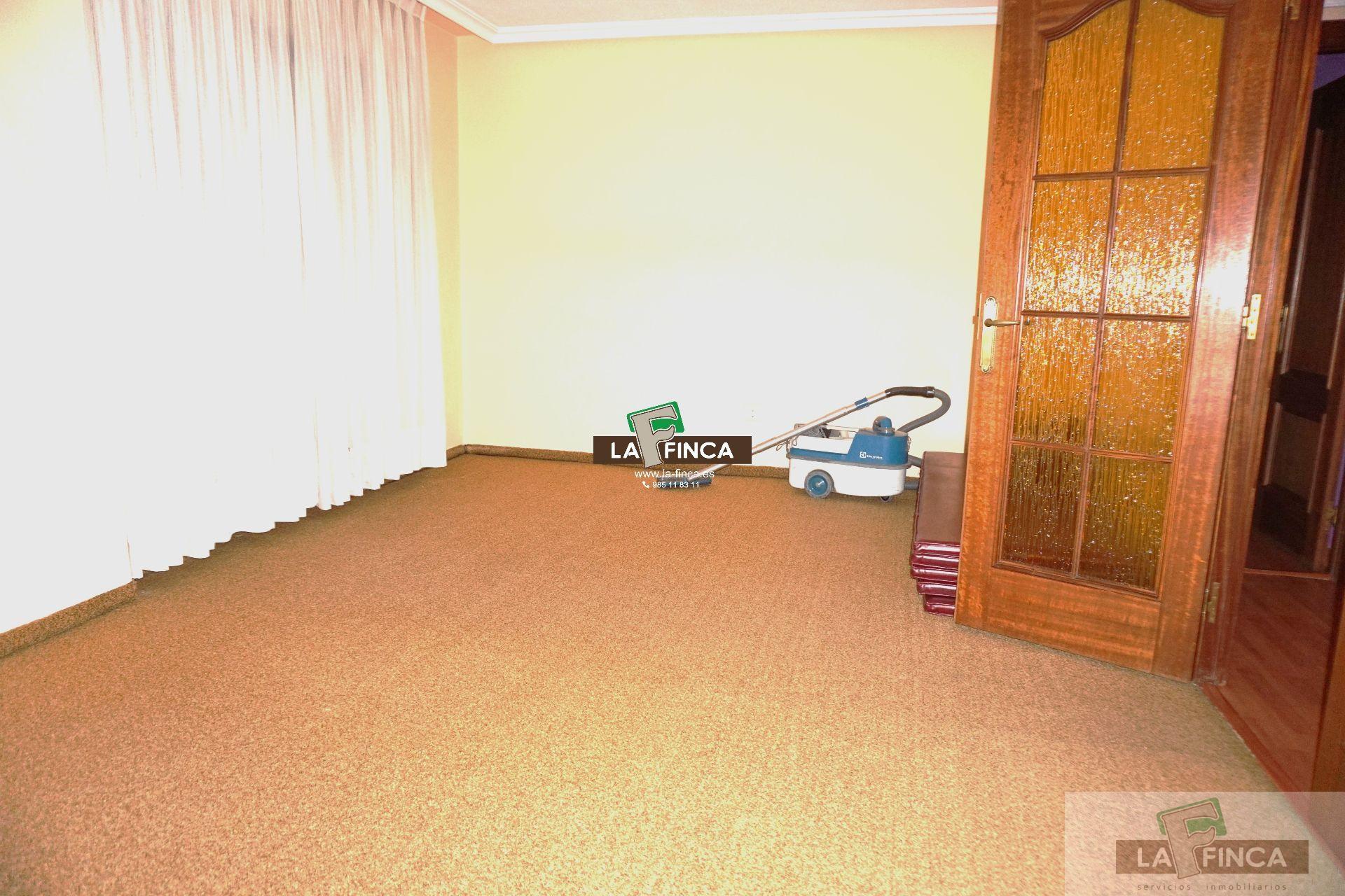 For sale of office in Oviedo