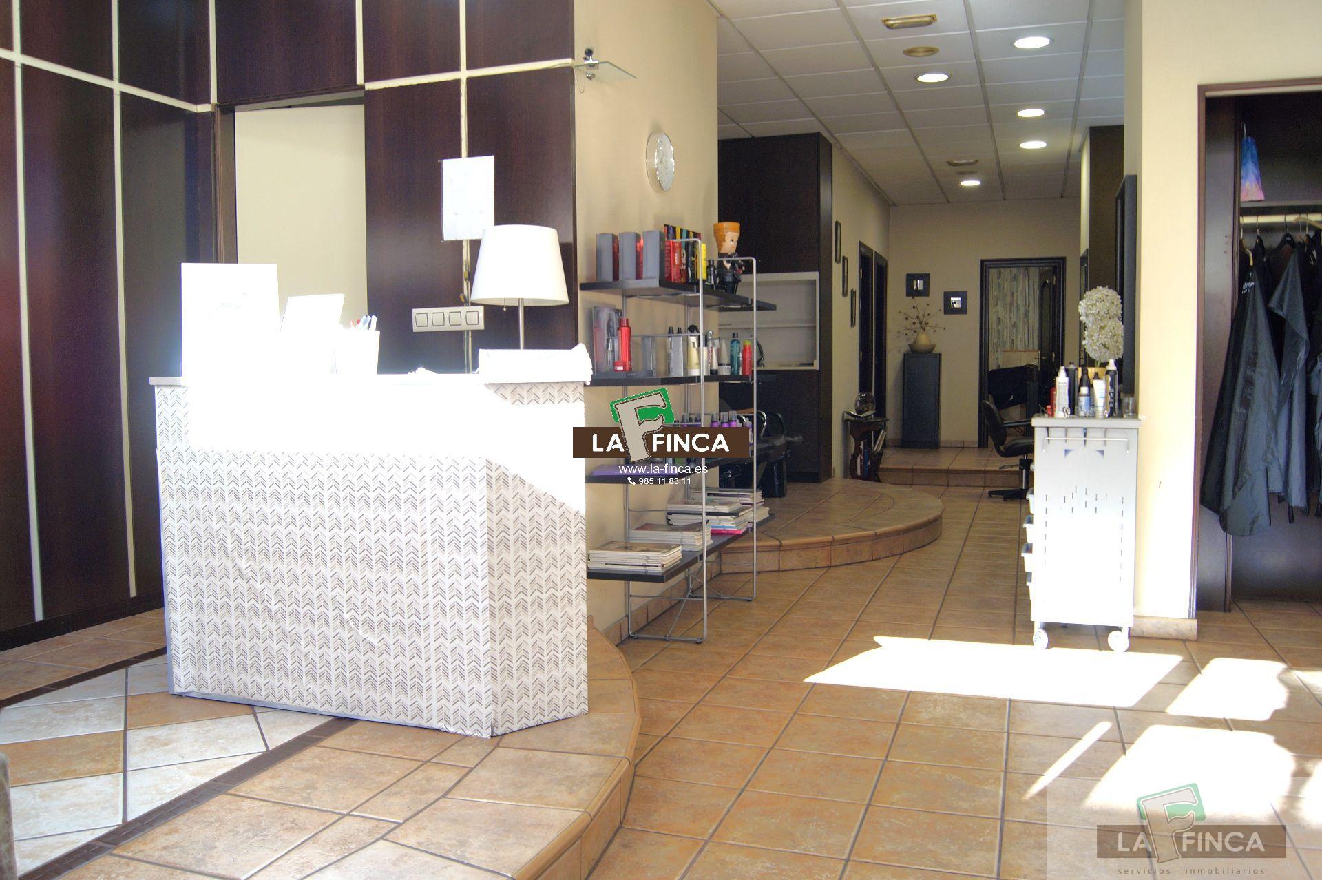 For sale of commercial in Oviedo