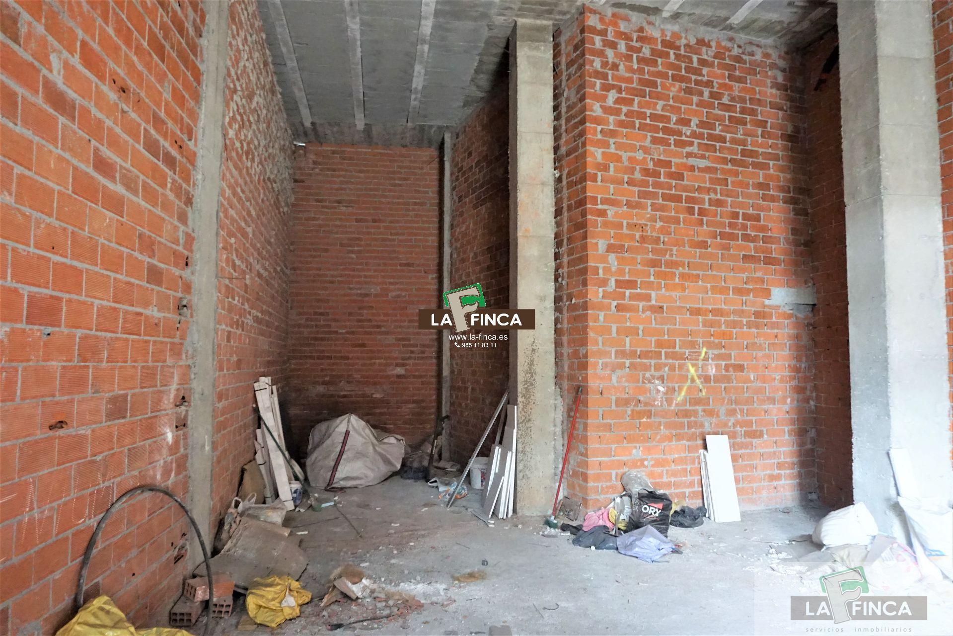 For sale of commercial in Oviedo