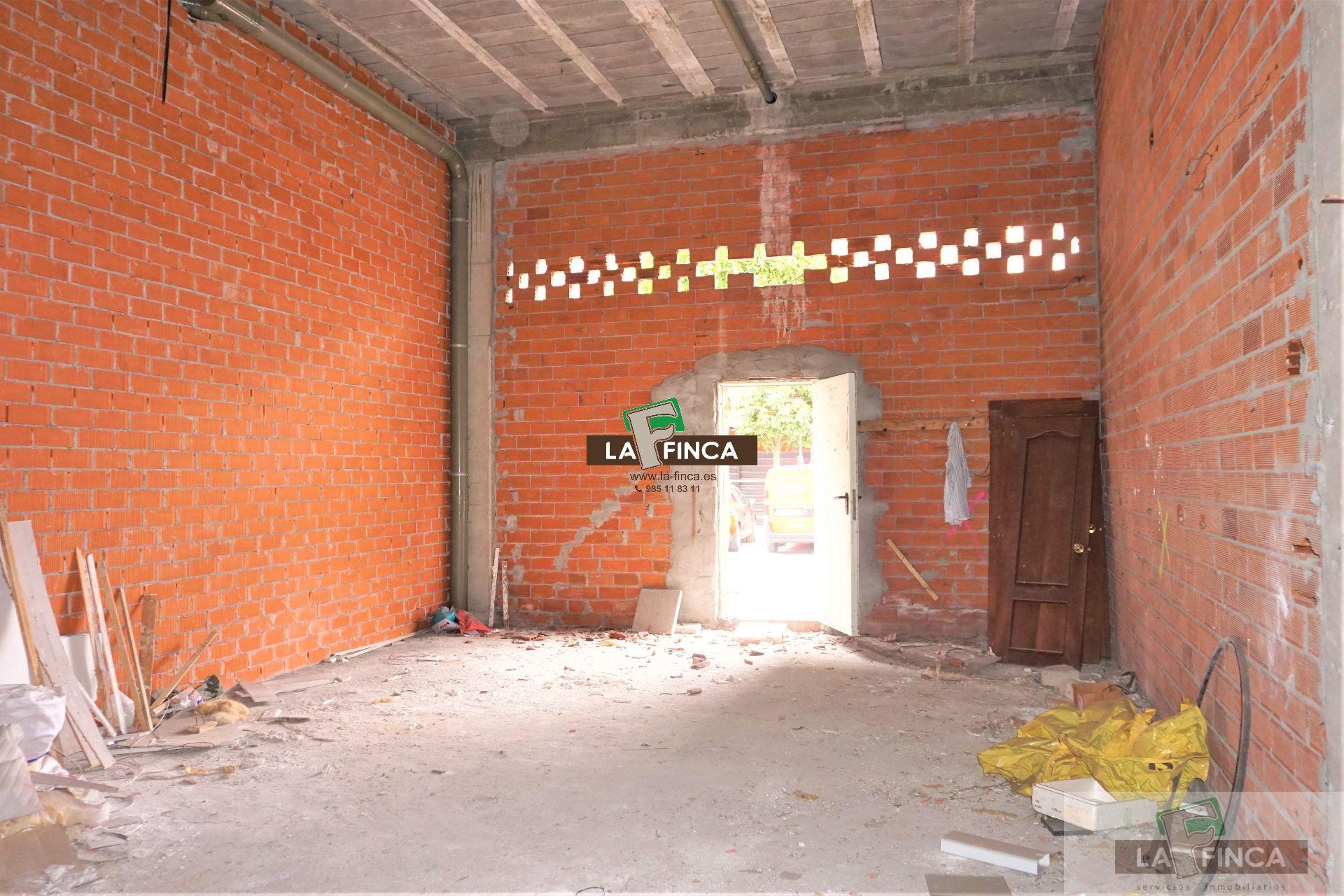 For sale of commercial in Oviedo