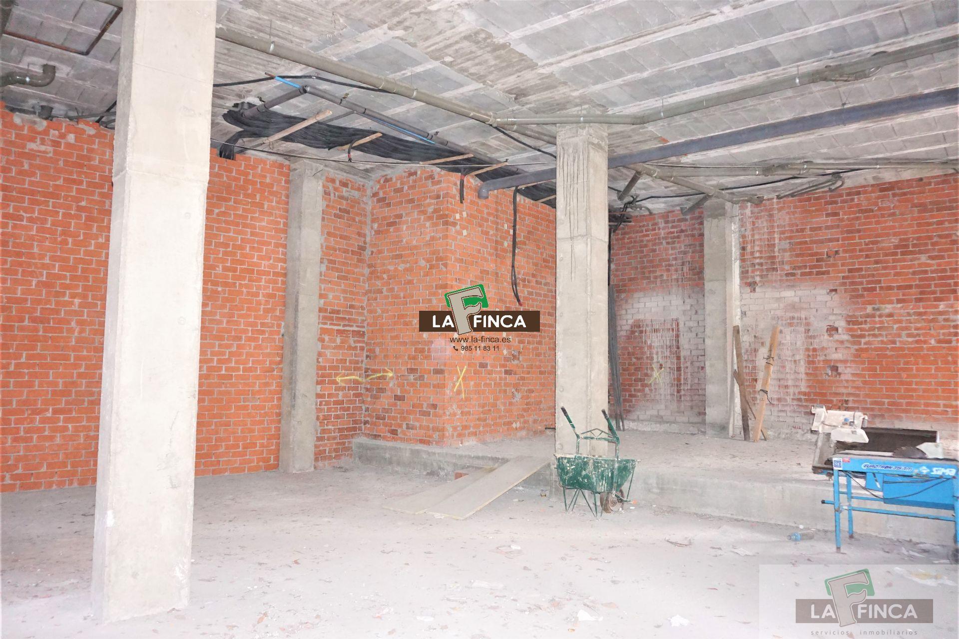 For sale of commercial in Oviedo