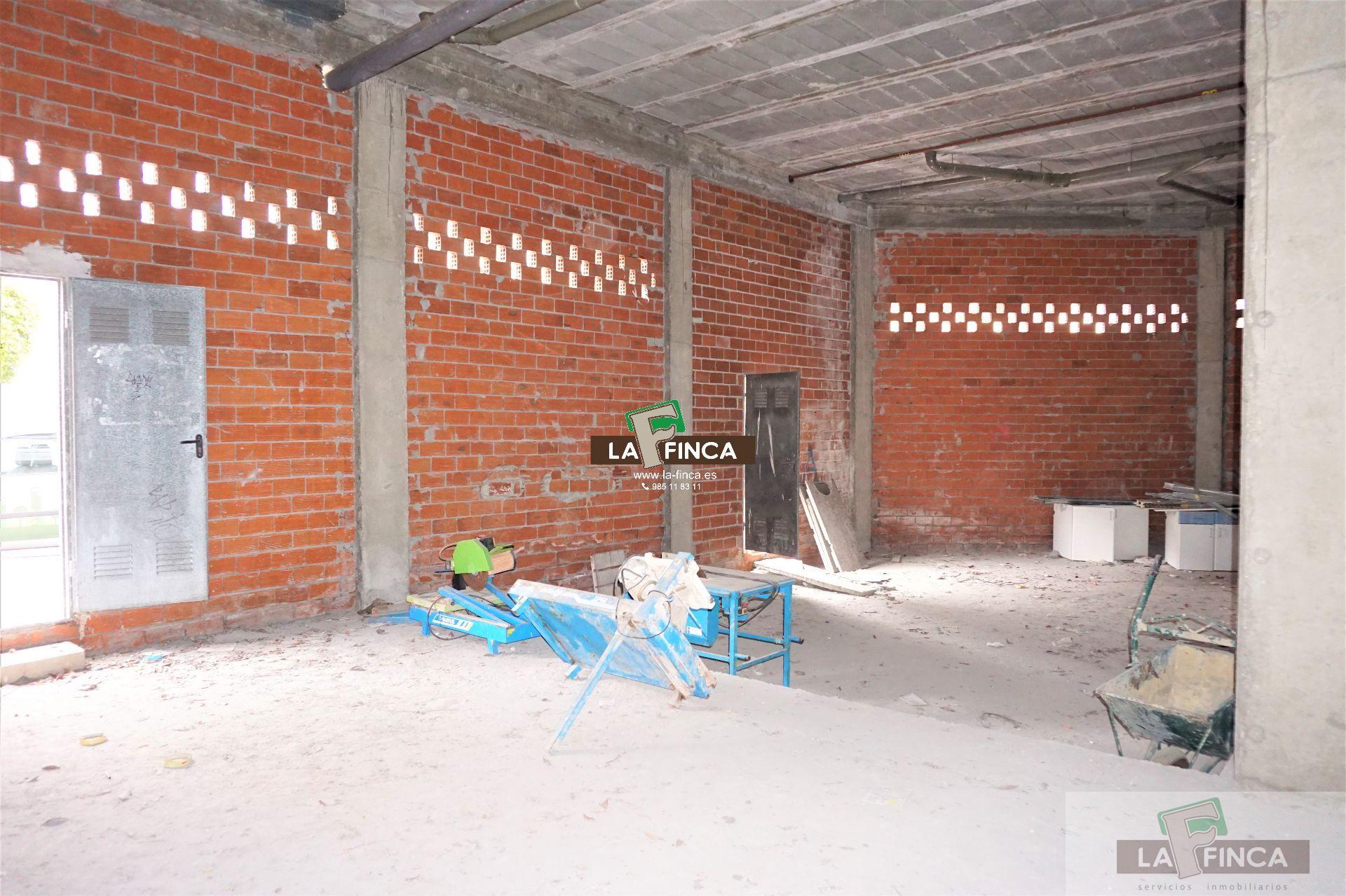 For sale of commercial in Oviedo
