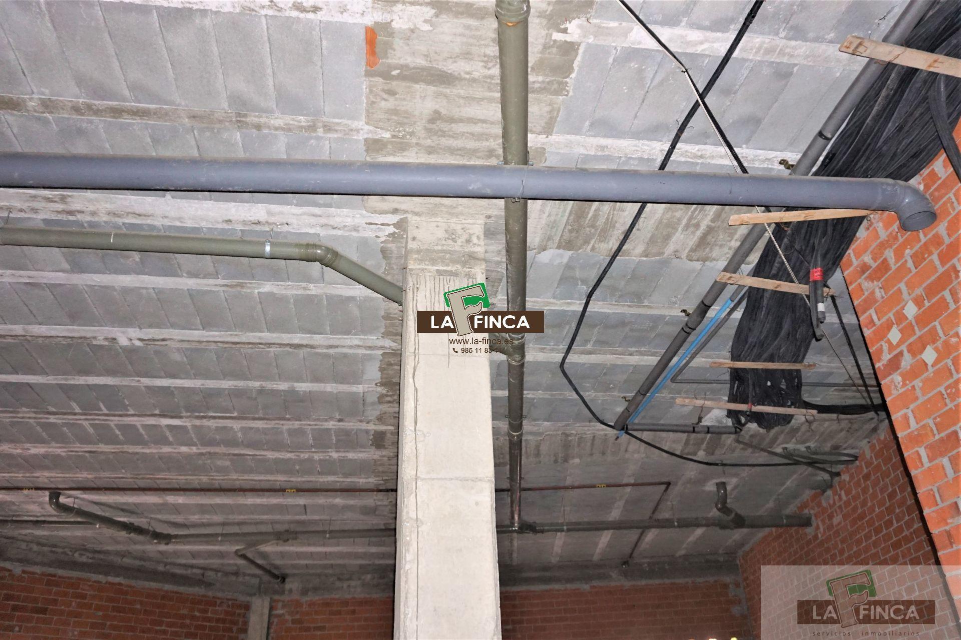 For sale of commercial in Oviedo