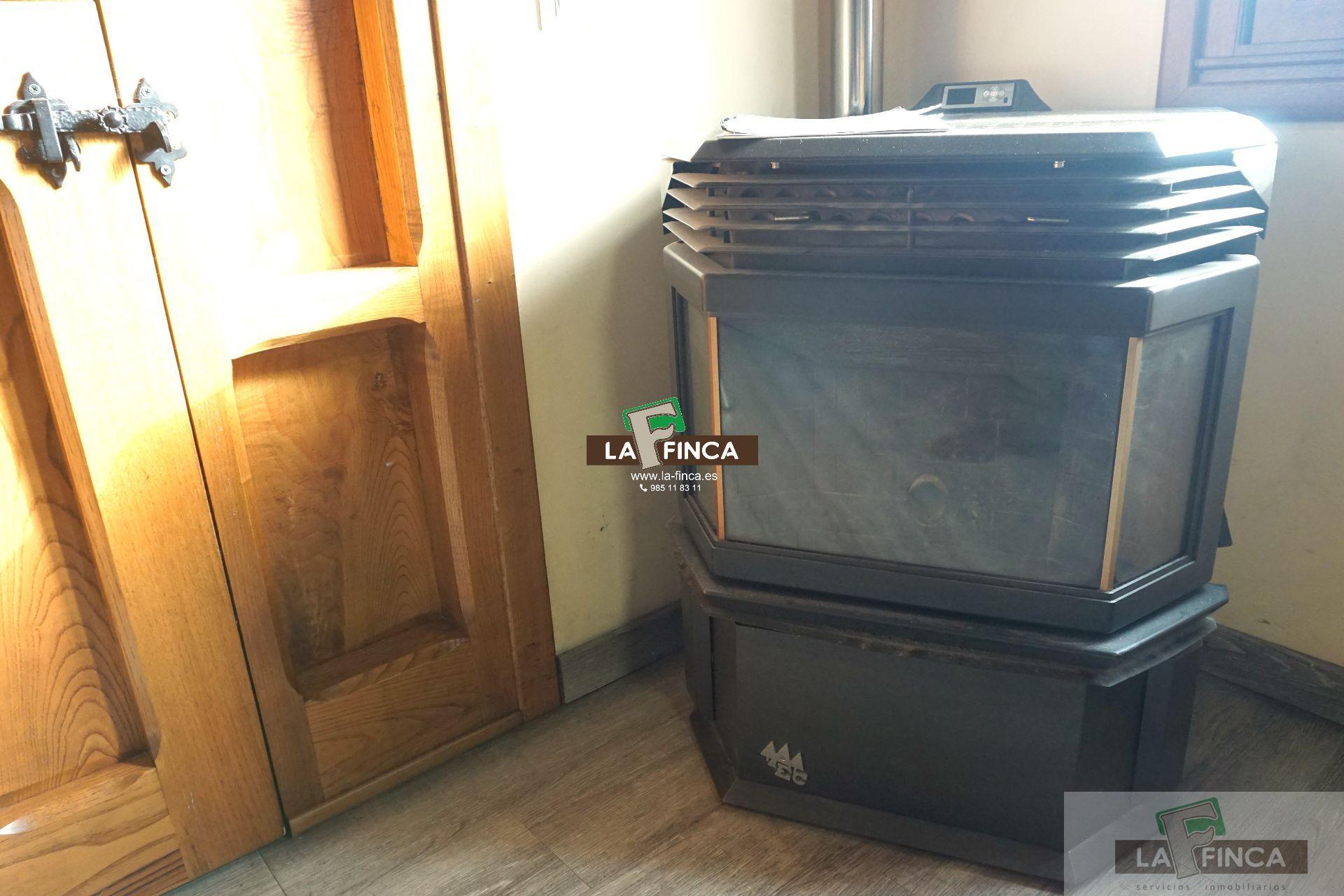 For sale of villa in Oviedo