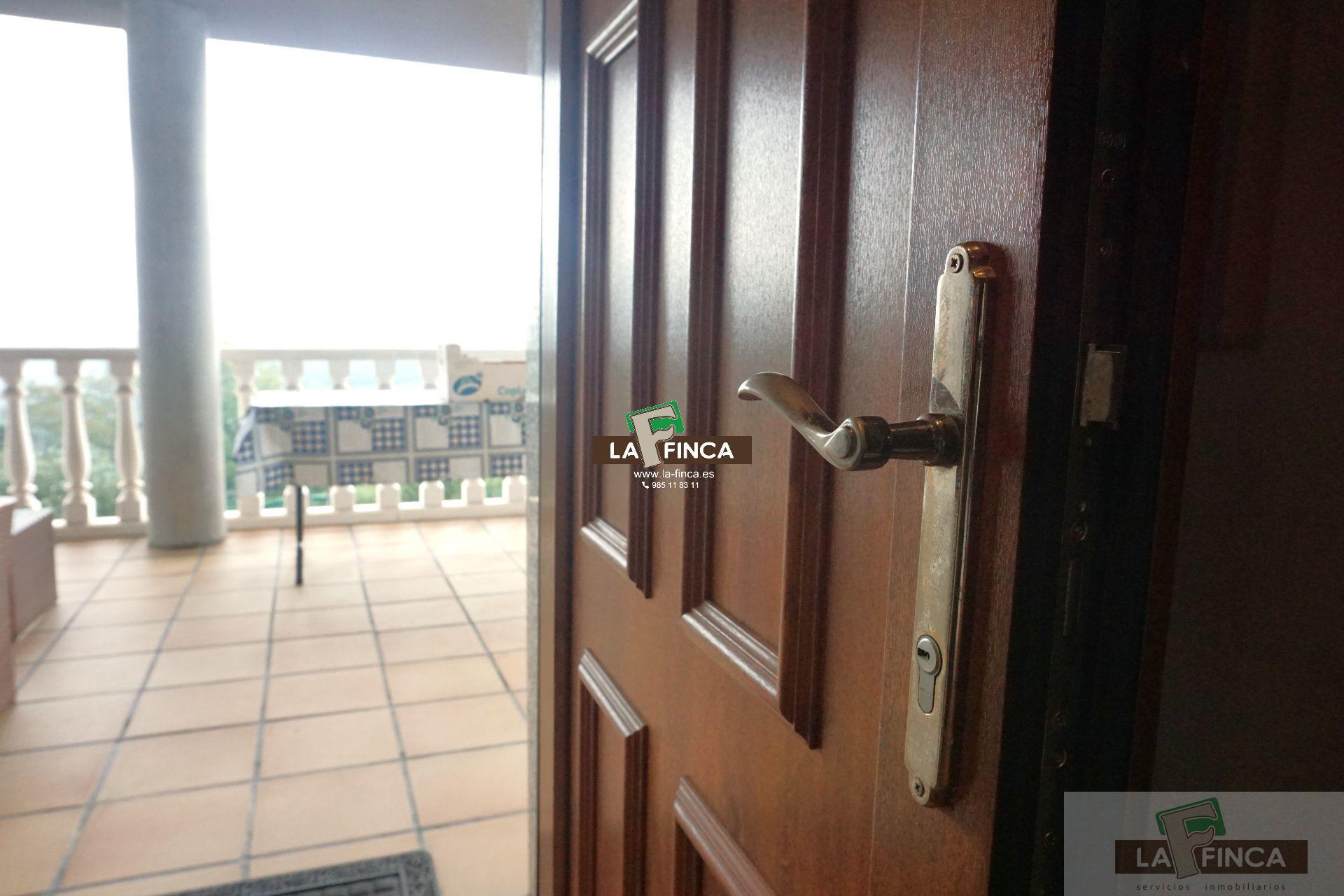 For sale of villa in Oviedo