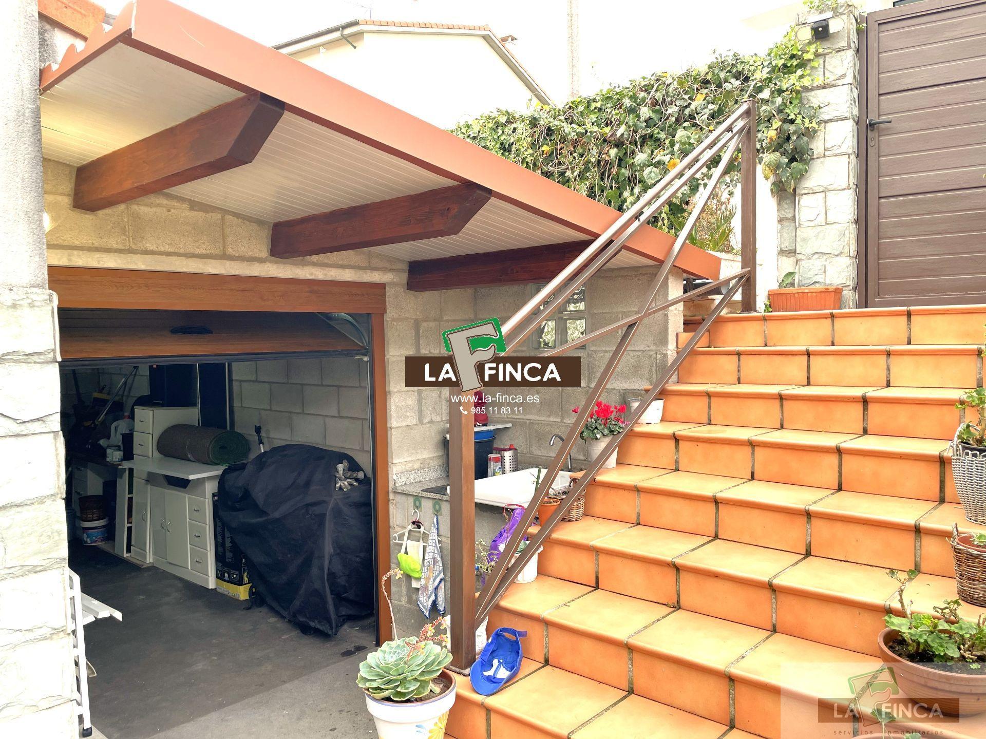 For sale of villa in Candás