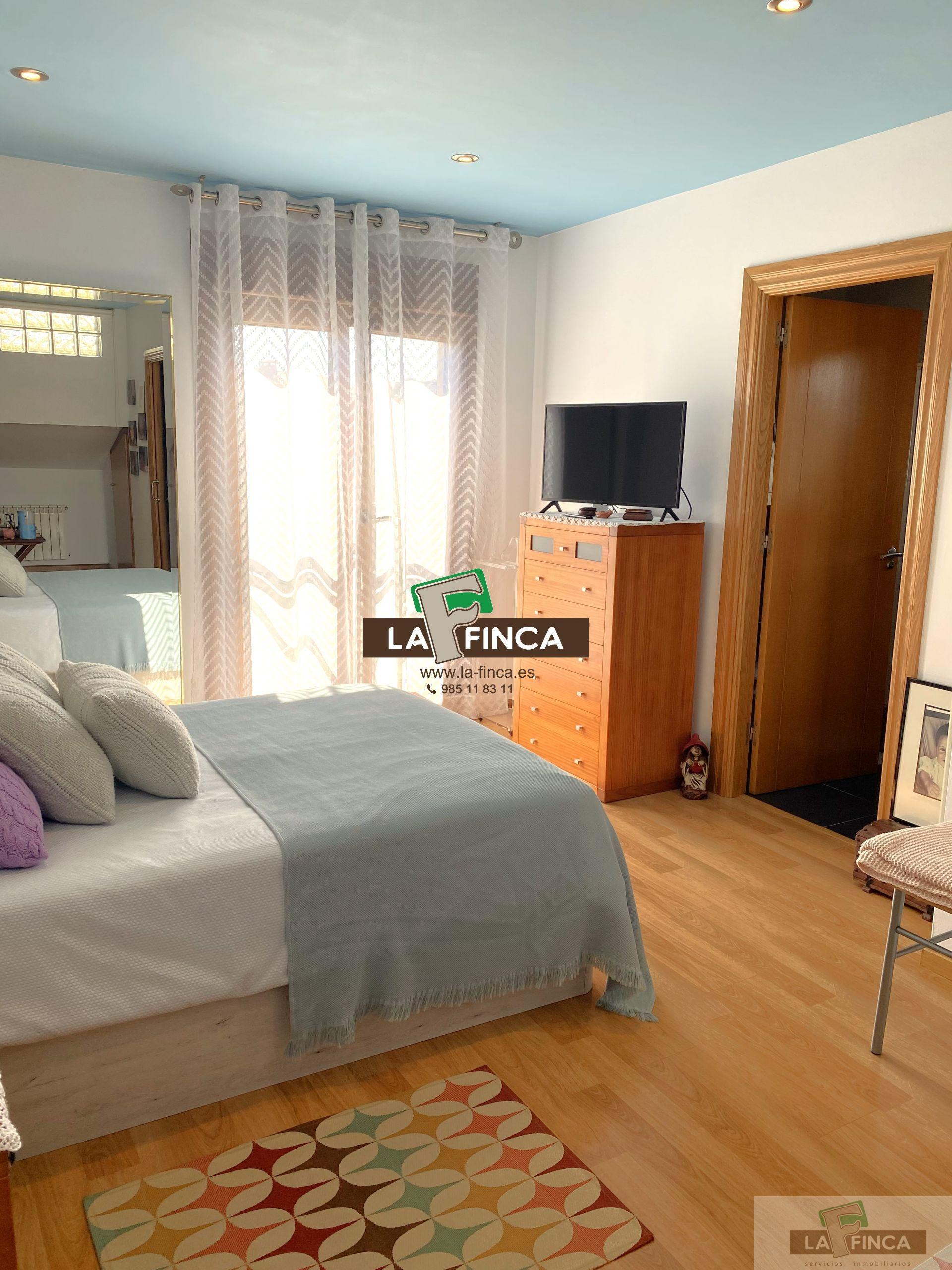 For sale of villa in Candás
