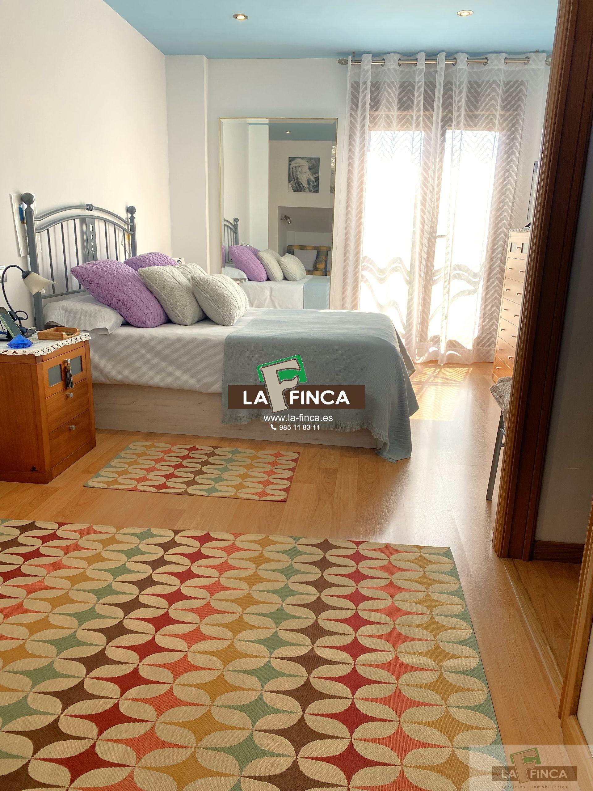 For sale of villa in Candás