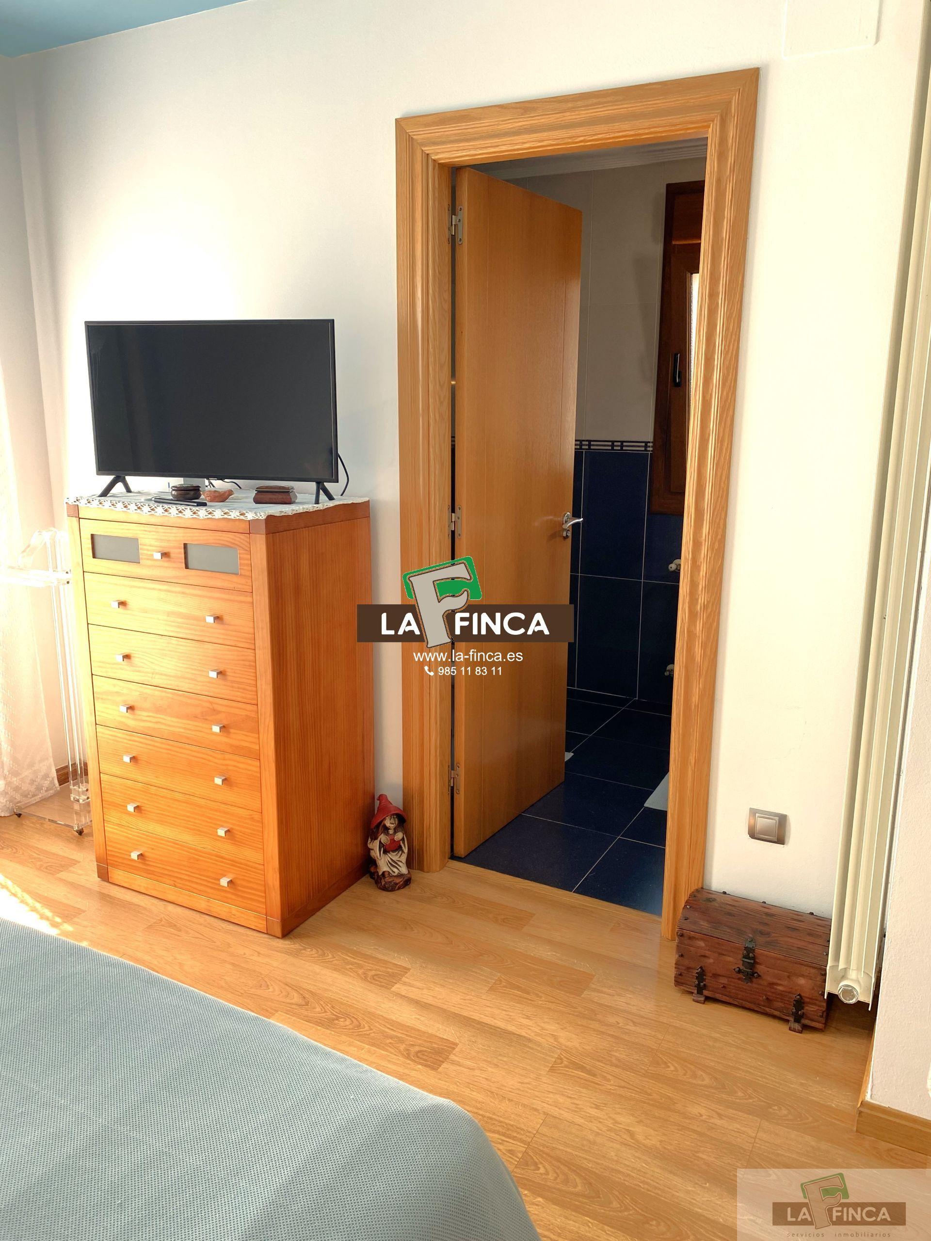 For sale of villa in Candás