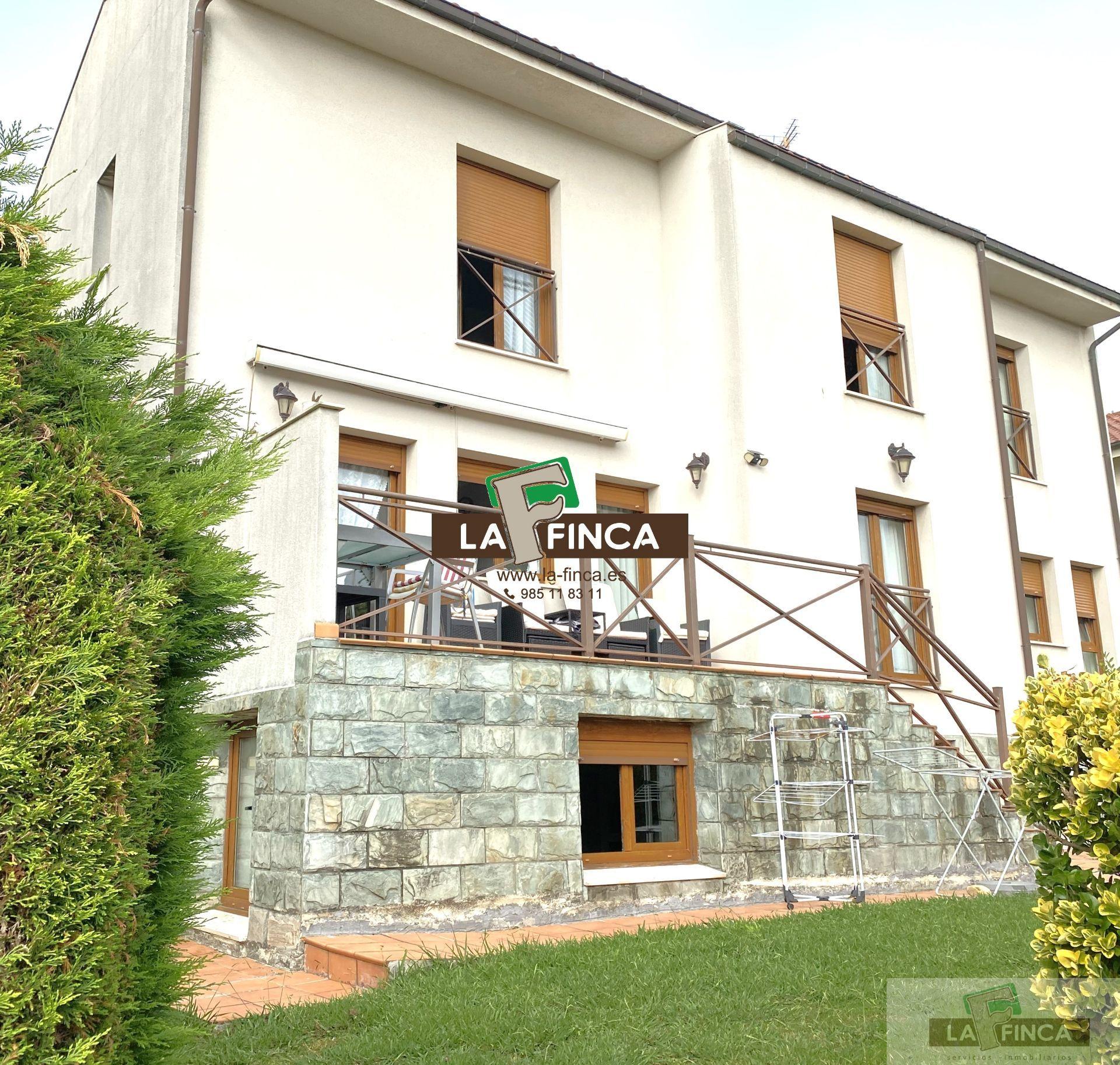 For sale of villa in Candás
