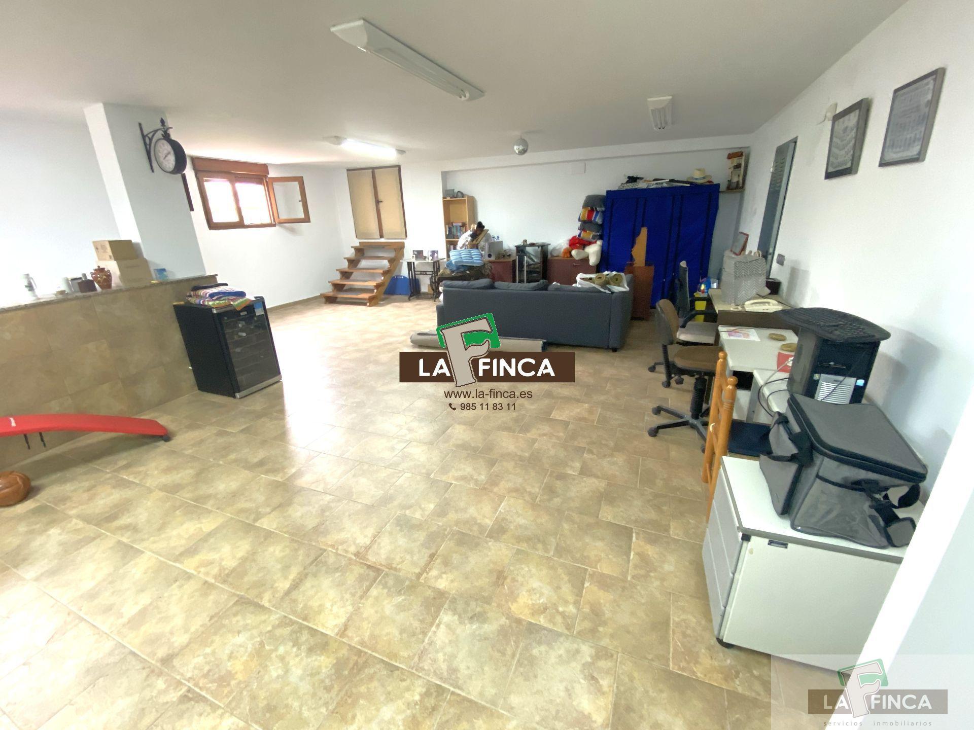 For sale of villa in Candás