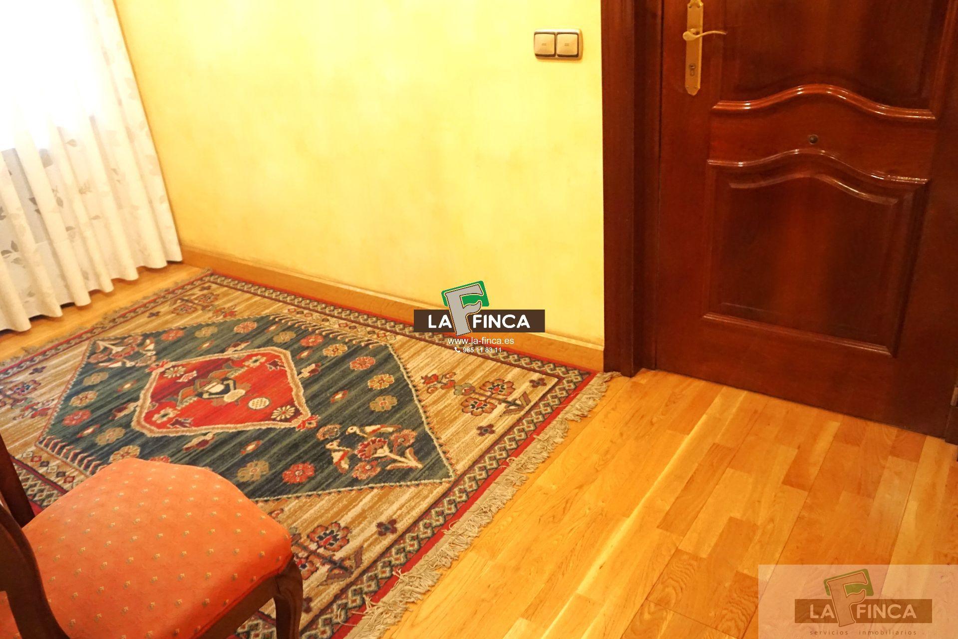 For sale of flat in Oviedo