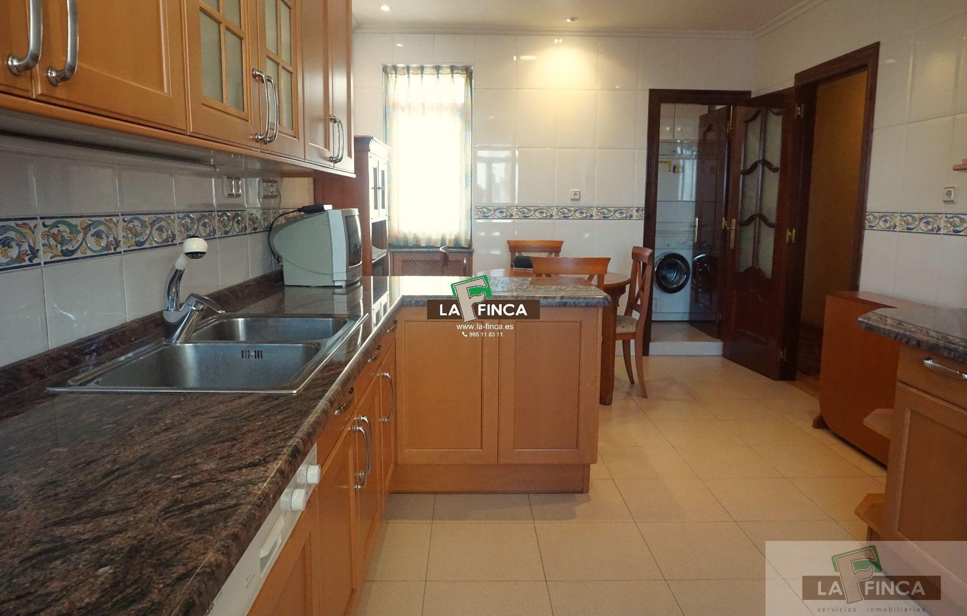 For sale of flat in Oviedo