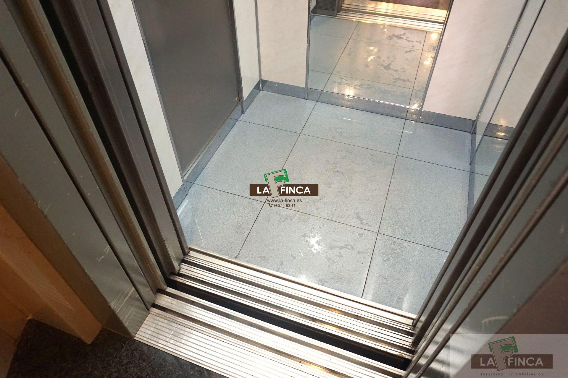 For sale of flat in Oviedo