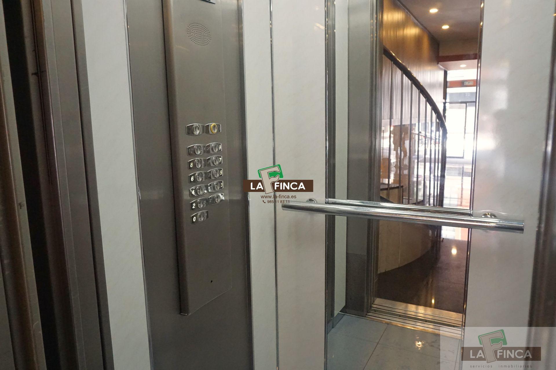 For sale of flat in Oviedo