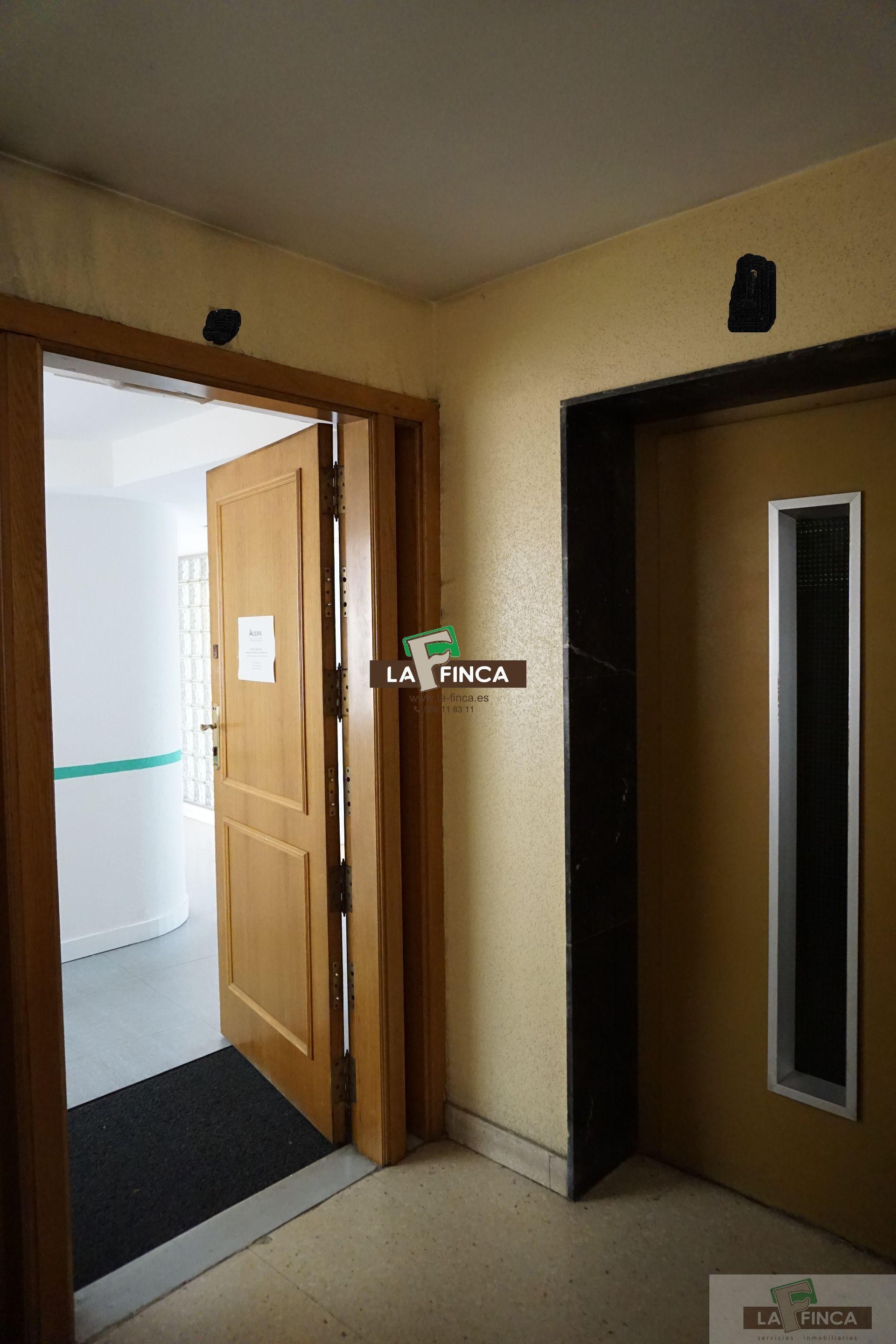 For rent of commercial in Oviedo