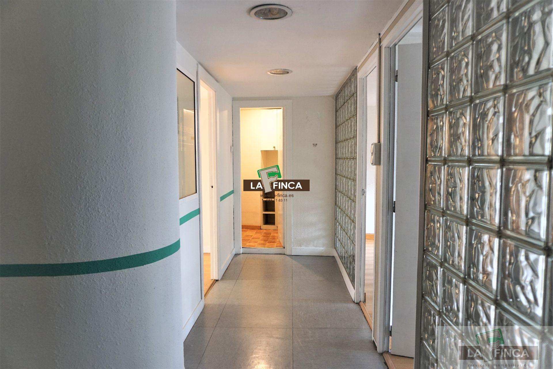 For rent of commercial in Oviedo