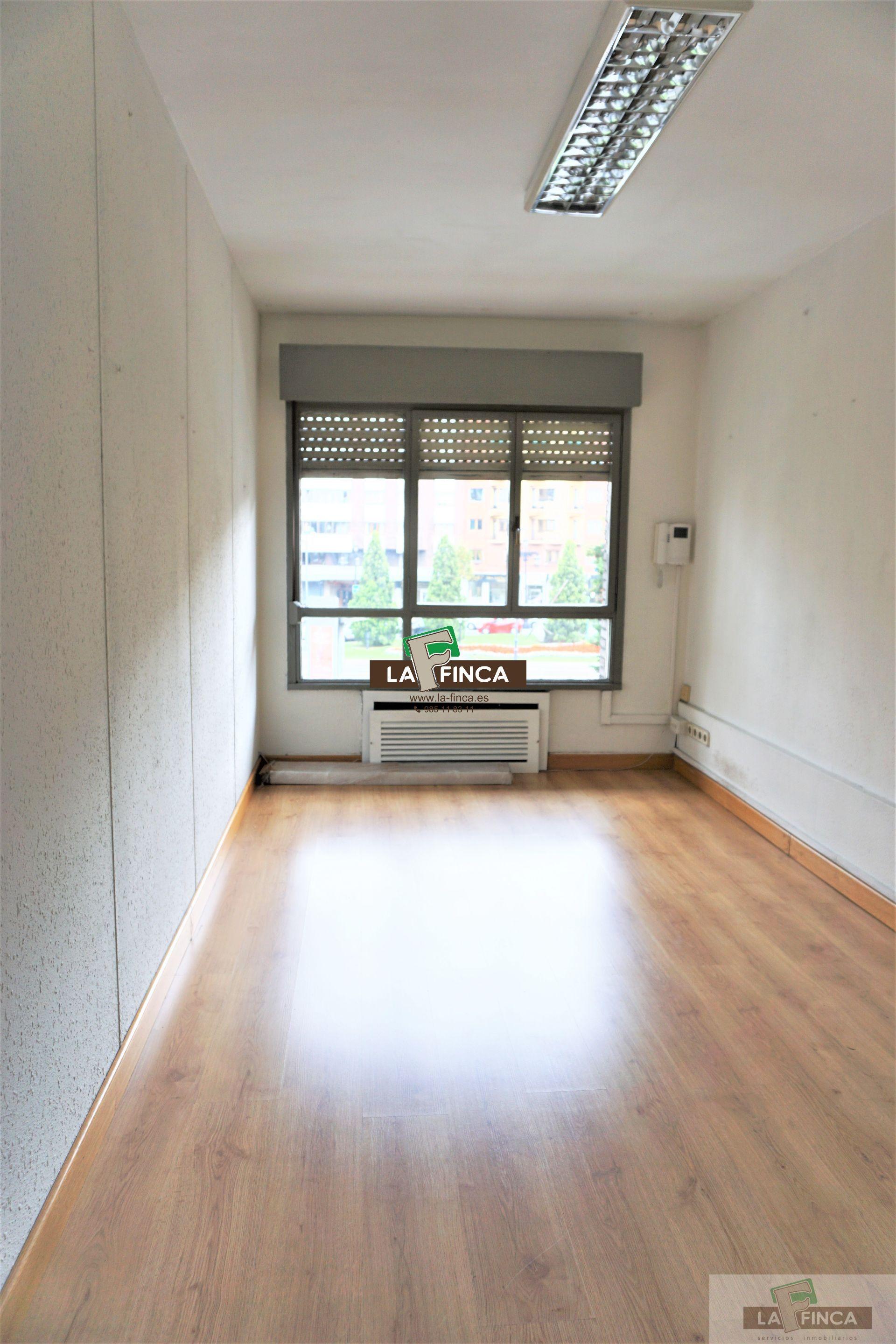 For rent of commercial in Oviedo