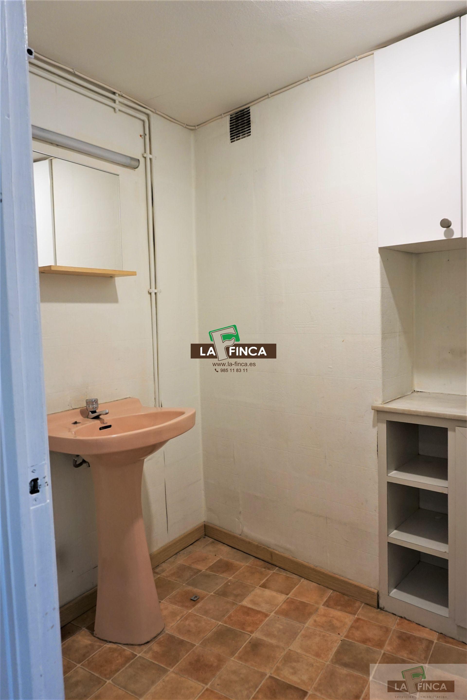 For rent of commercial in Oviedo