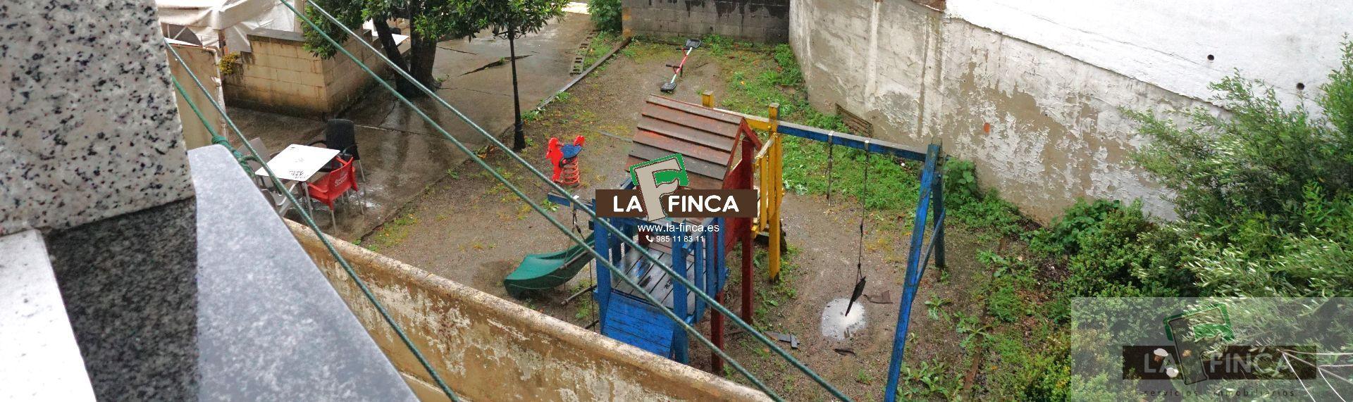 For sale of flat in Lugo de Llanera