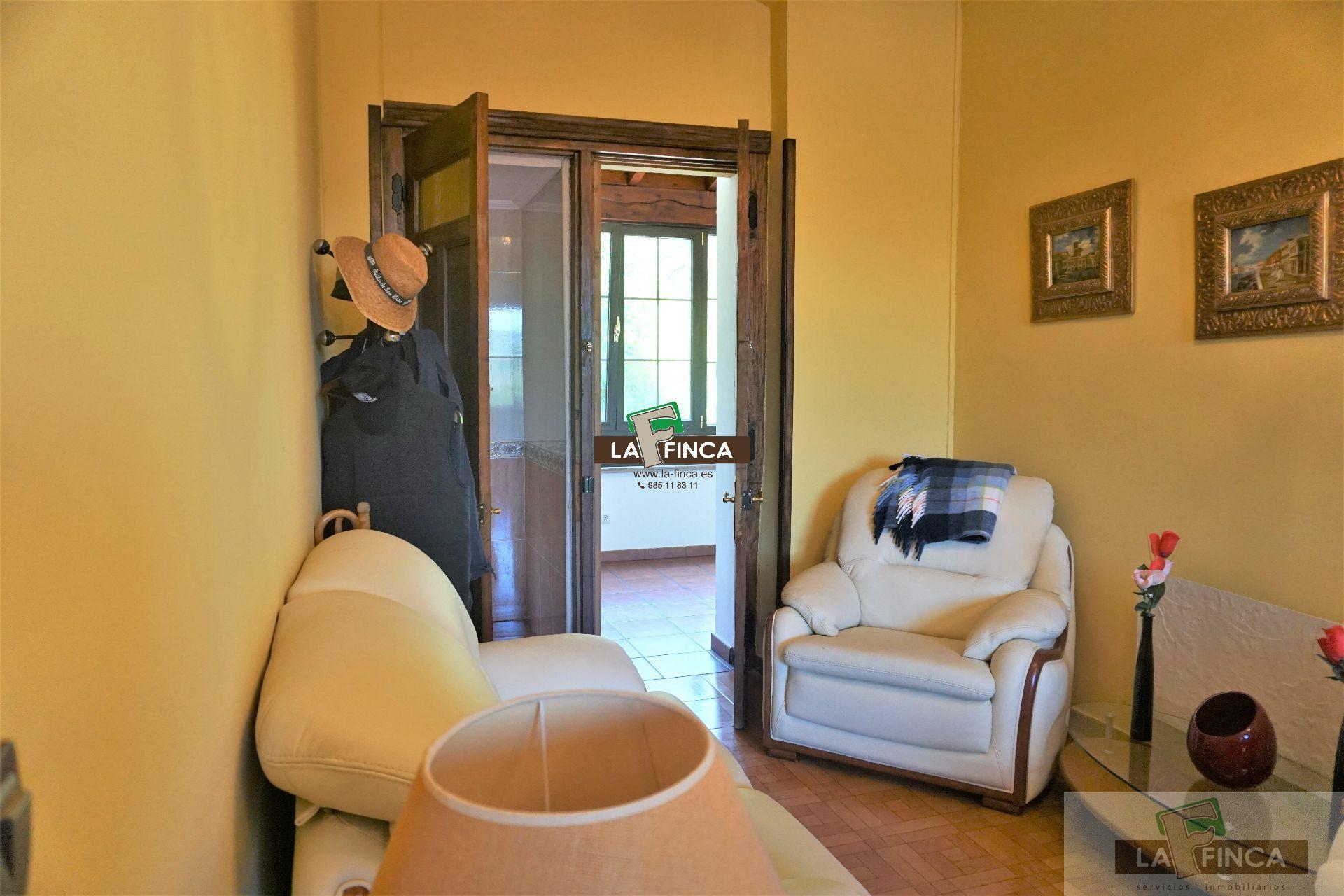 For sale of house in Oviedo