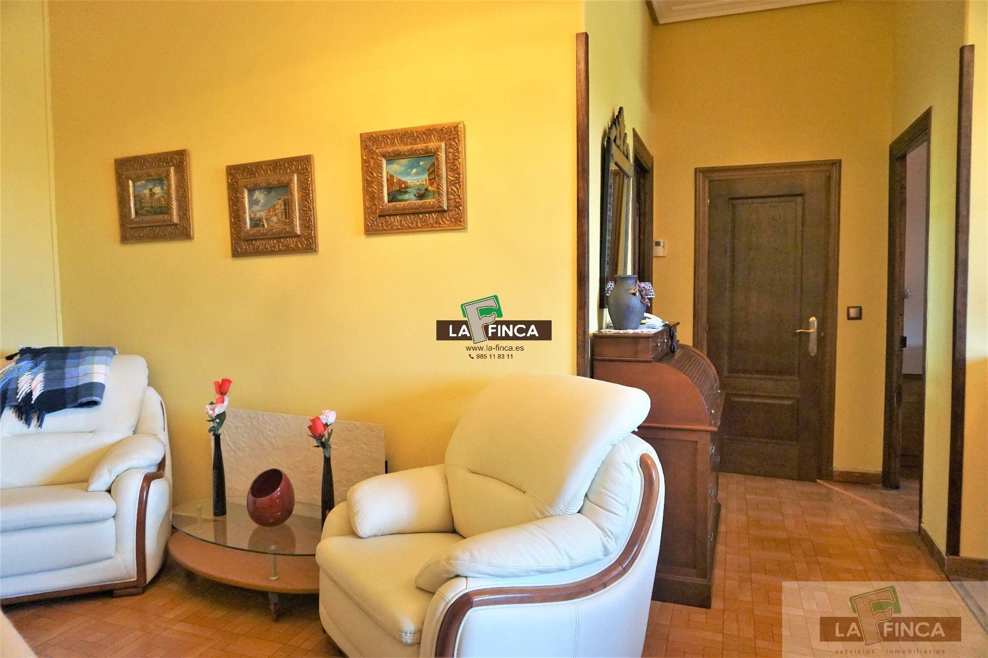 For sale of house in Oviedo