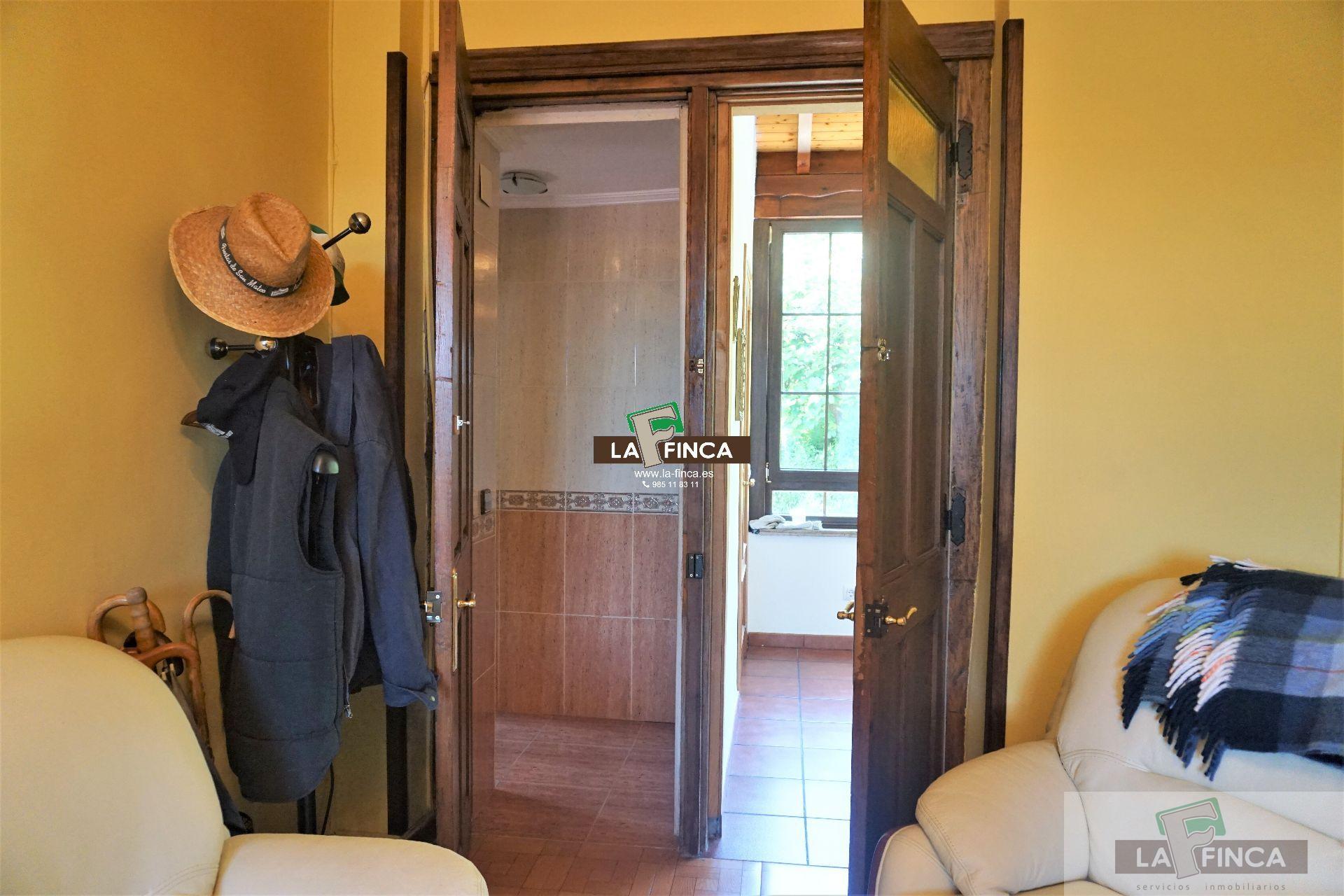 For sale of house in Oviedo