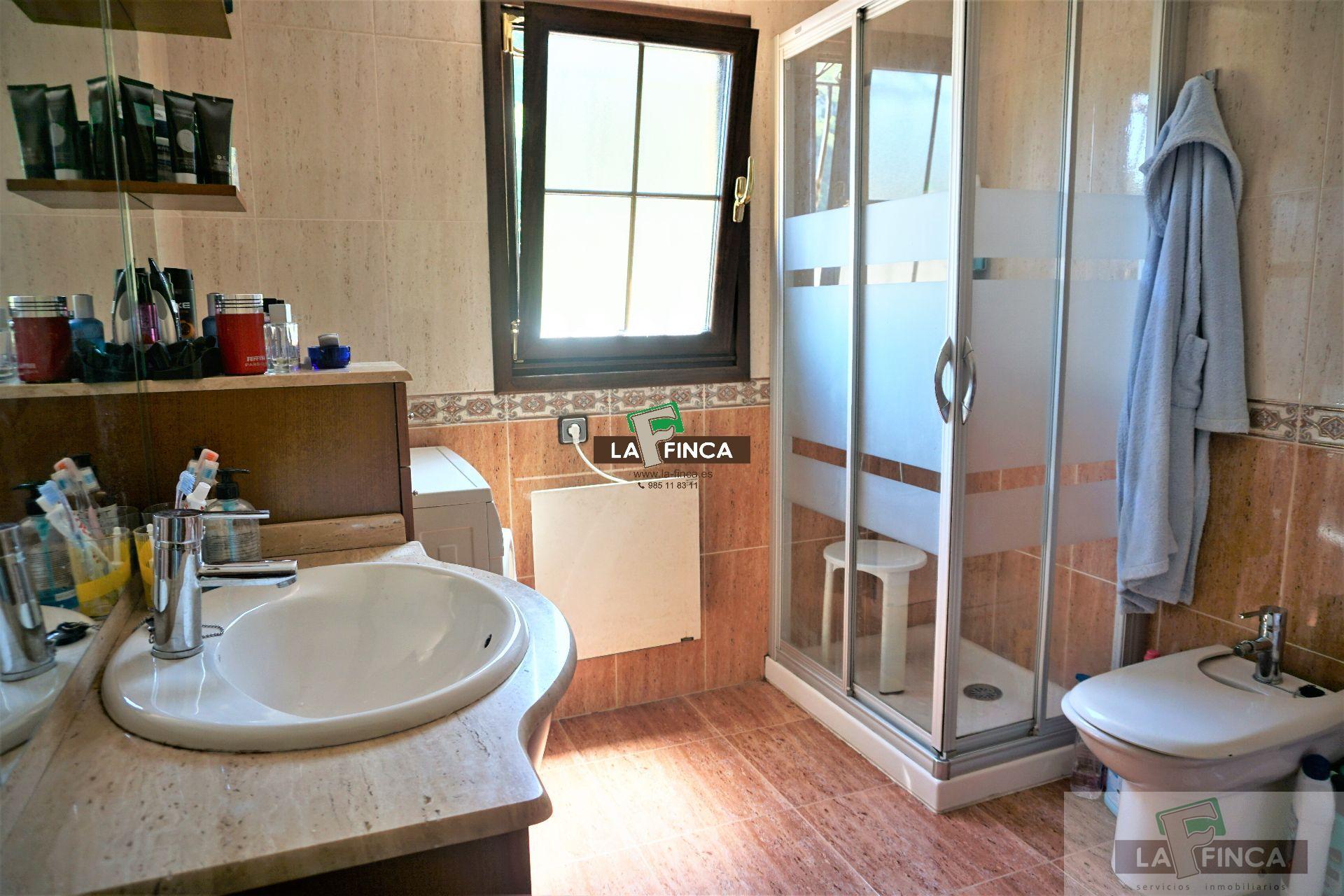 For sale of house in Oviedo