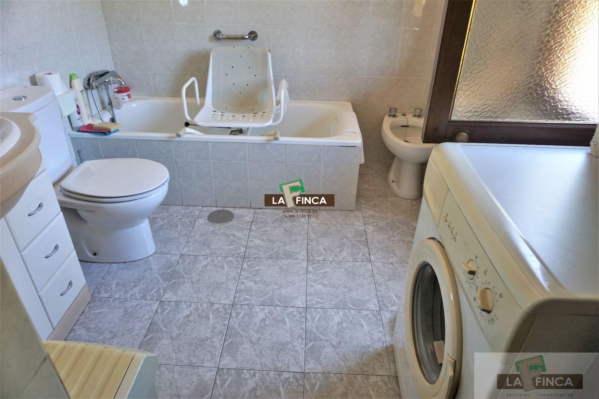 For sale of house in Oviedo