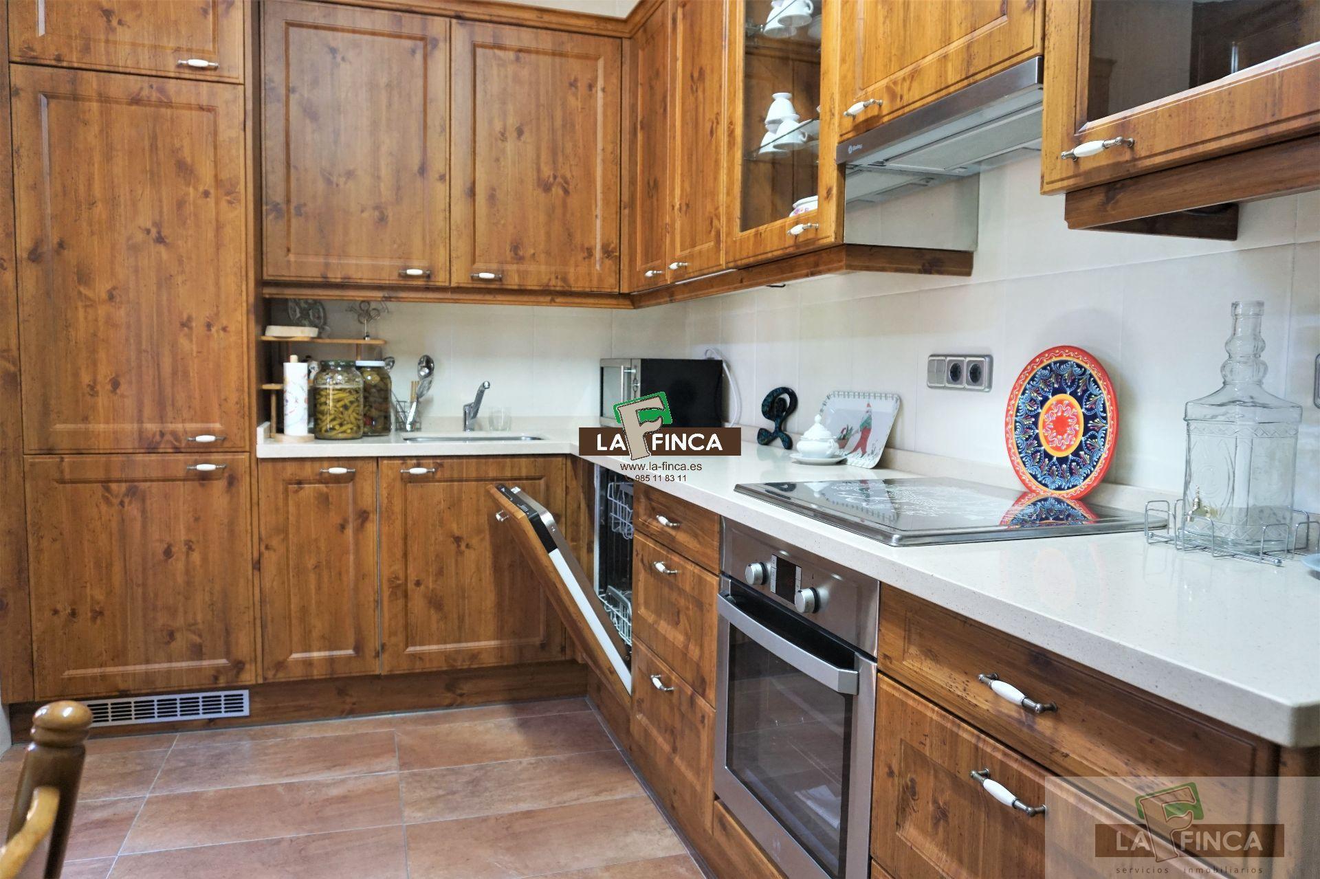 For sale of house in Oviedo